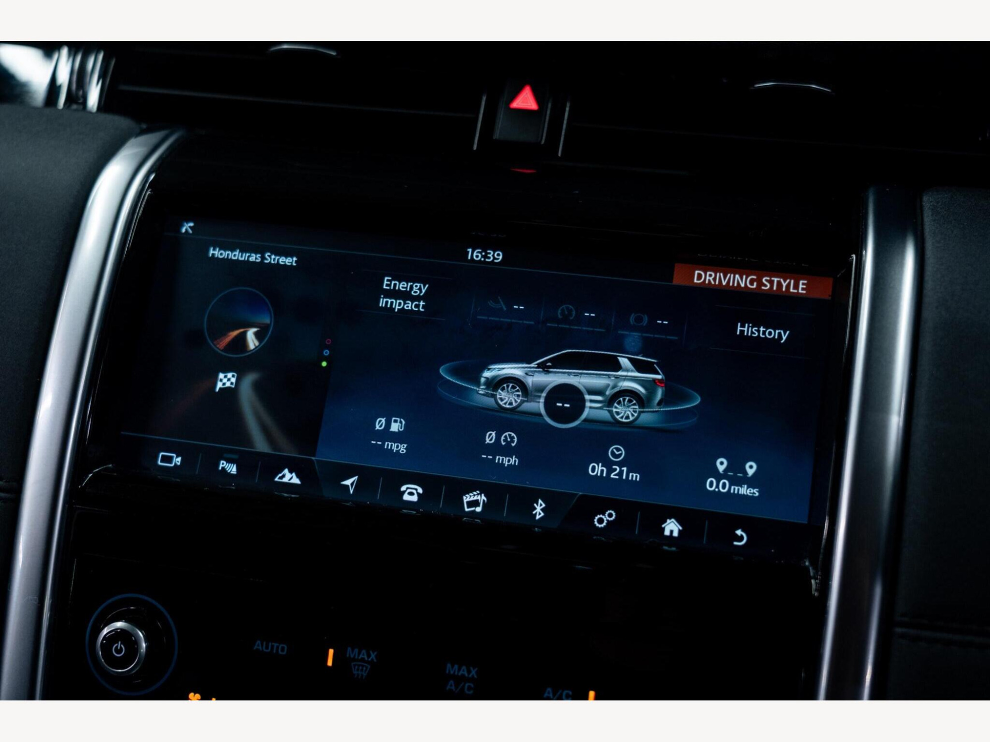 2020 Land Rover Discovery Sport image 23