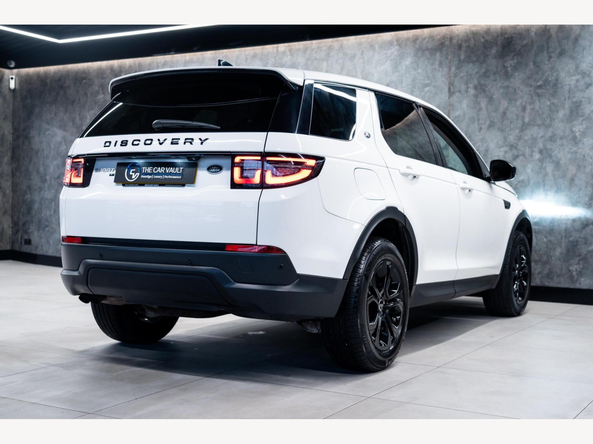 2020 Land Rover Discovery Sport image 8