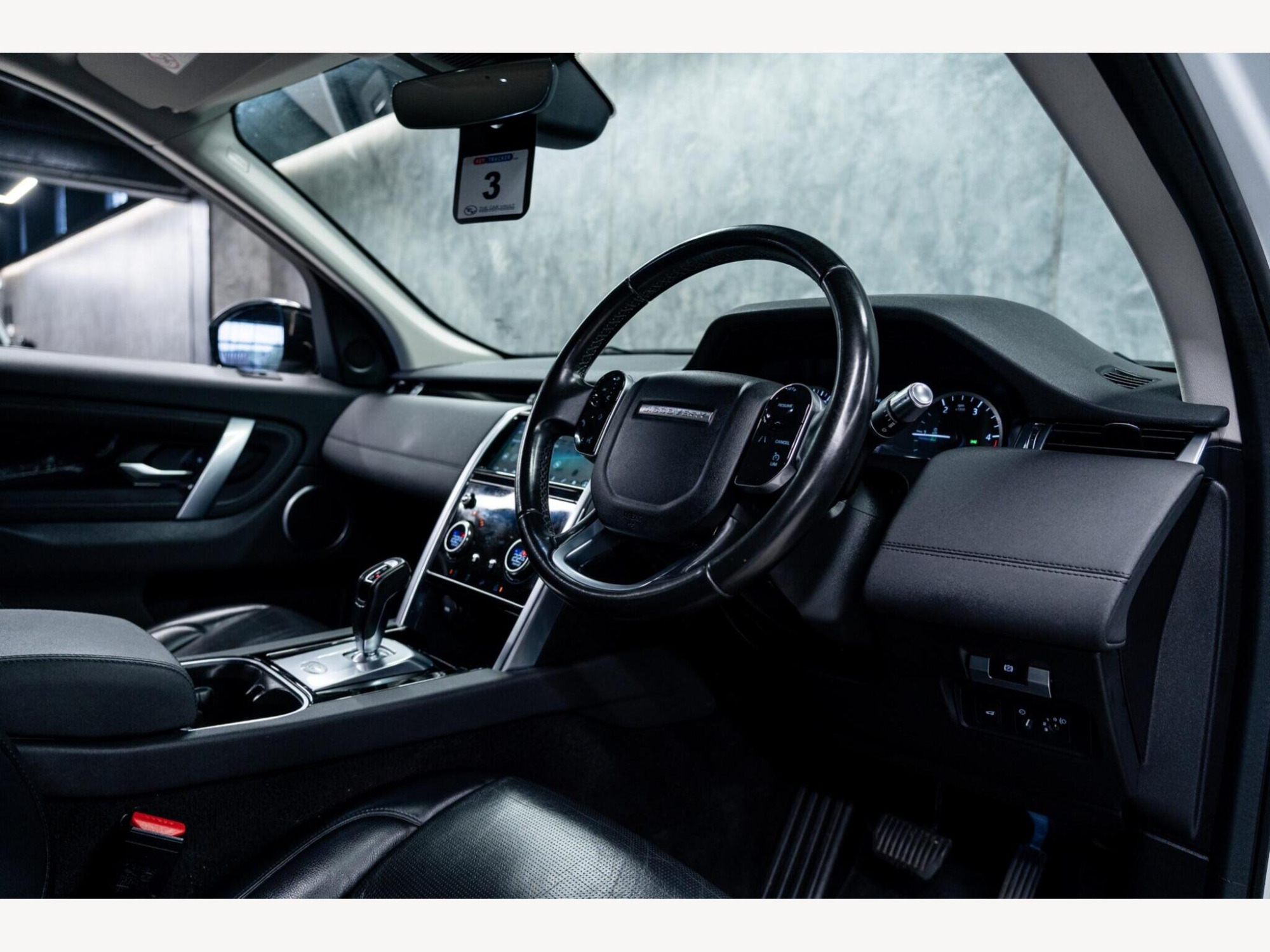 2020 Land Rover Discovery Sport image 18