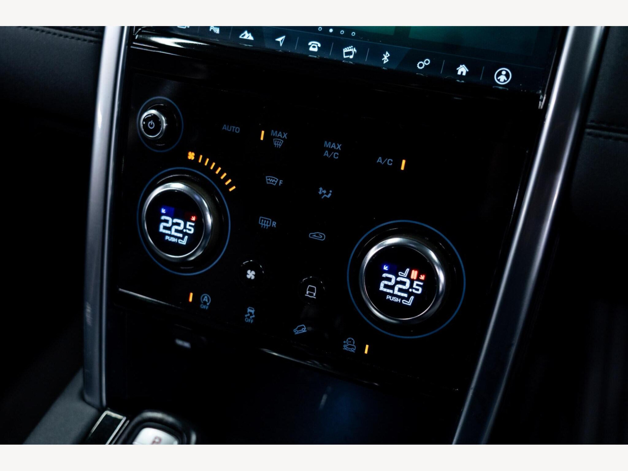 2020 Land Rover Discovery Sport image 33