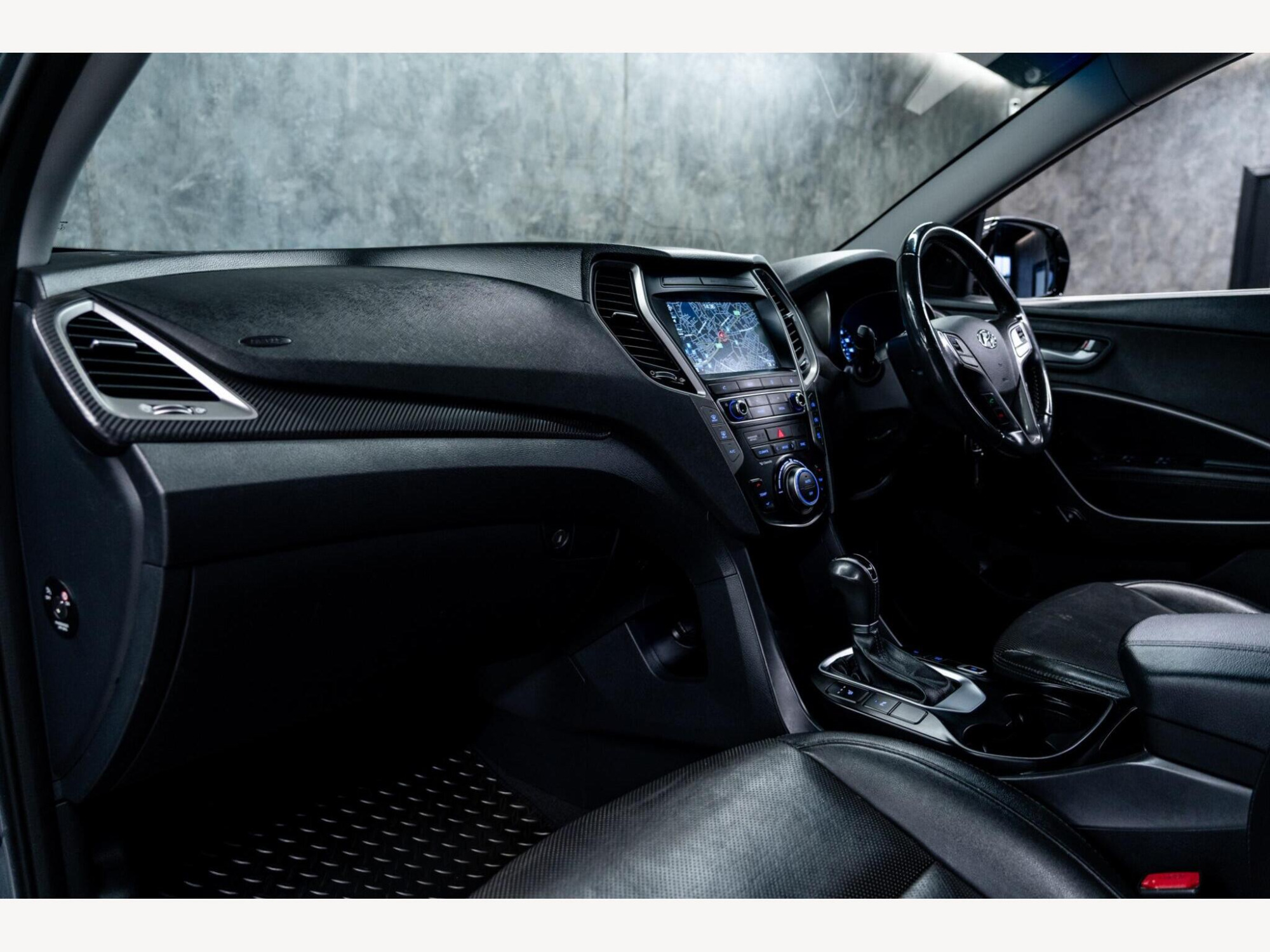 2017 Hyundai Santa Fe image 33