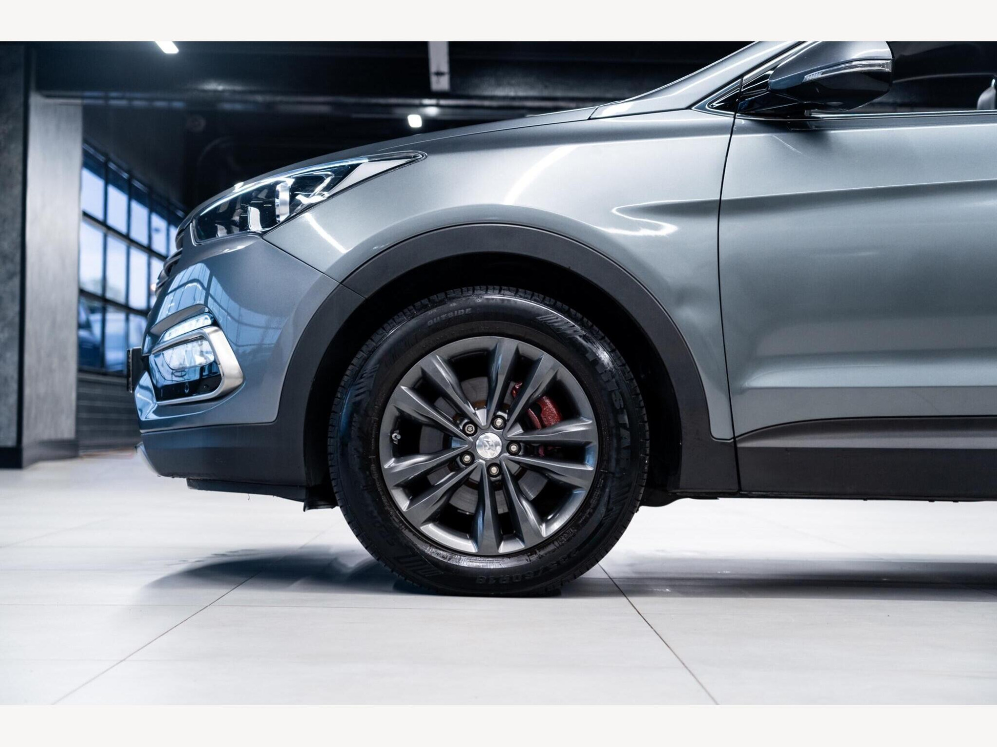 2017 Hyundai Santa Fe image 13