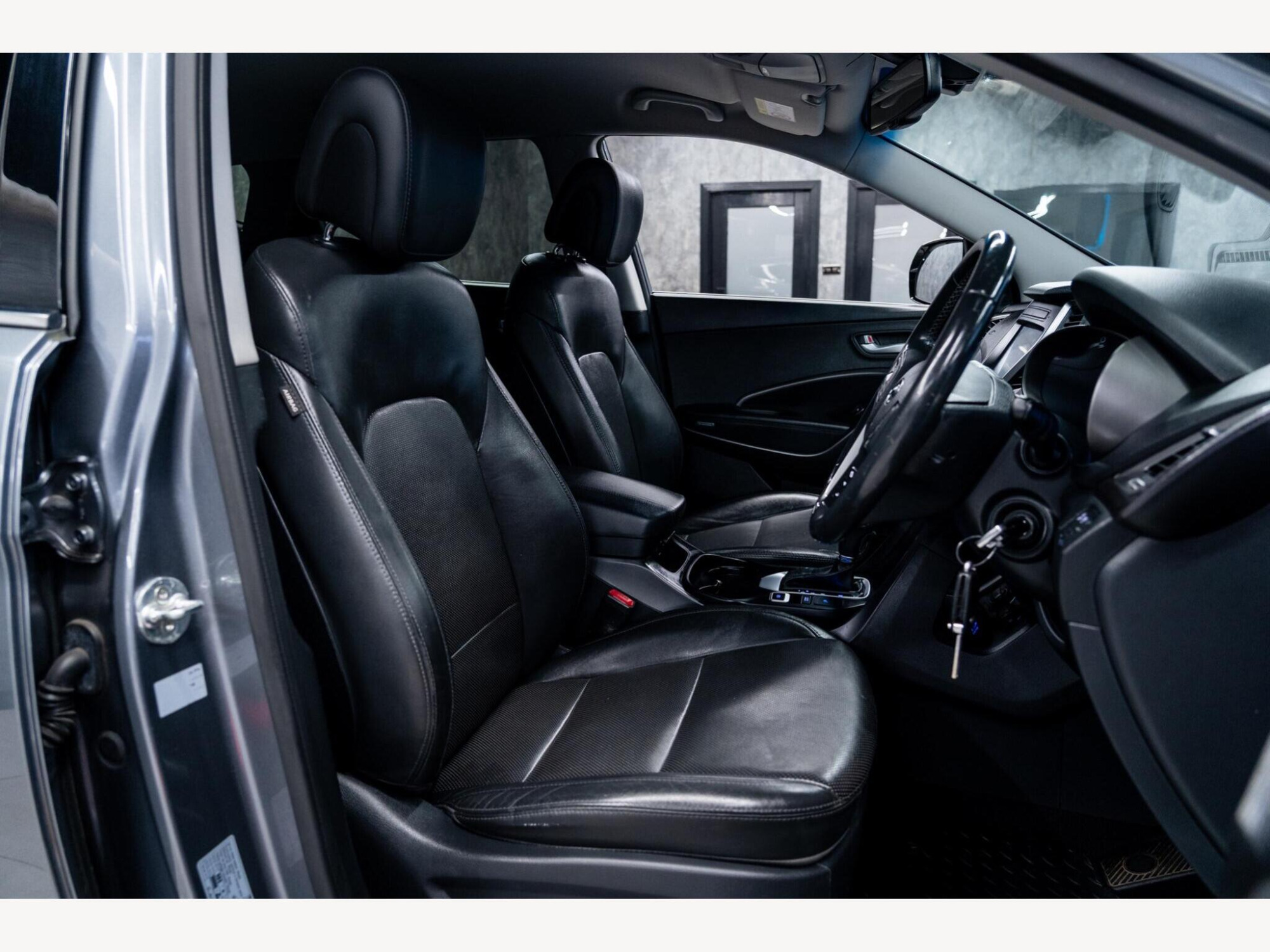 2017 Hyundai Santa Fe image 35