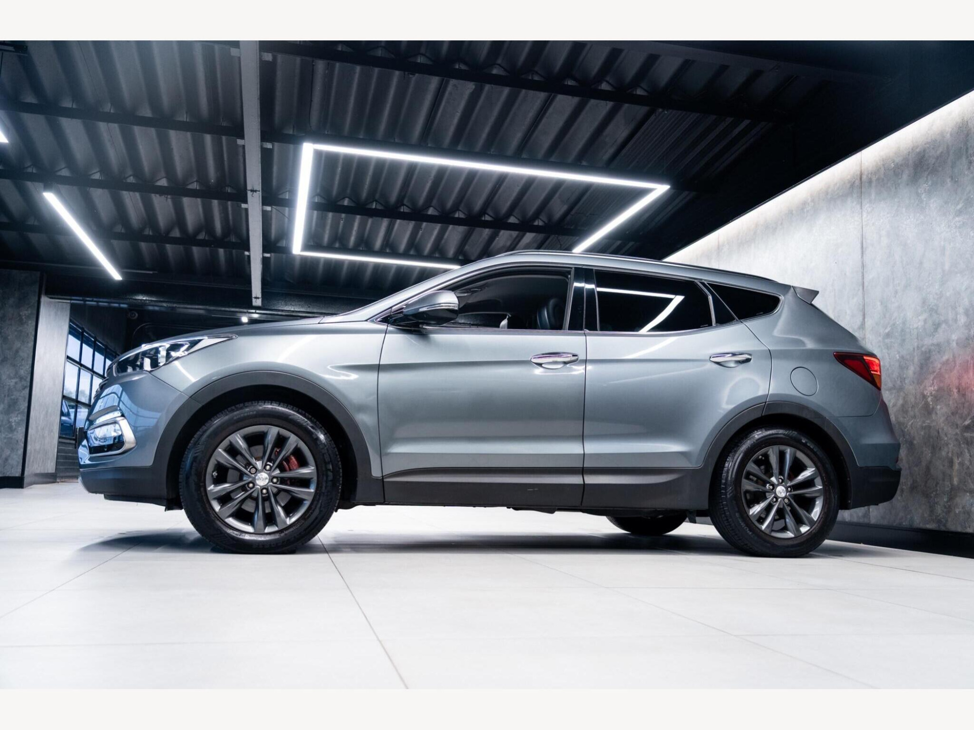 2017 Hyundai Santa Fe image 8