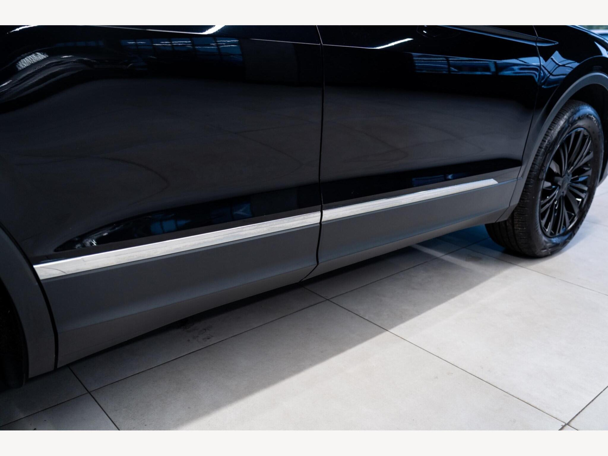 2017 Volkswagen Tiguan image 10