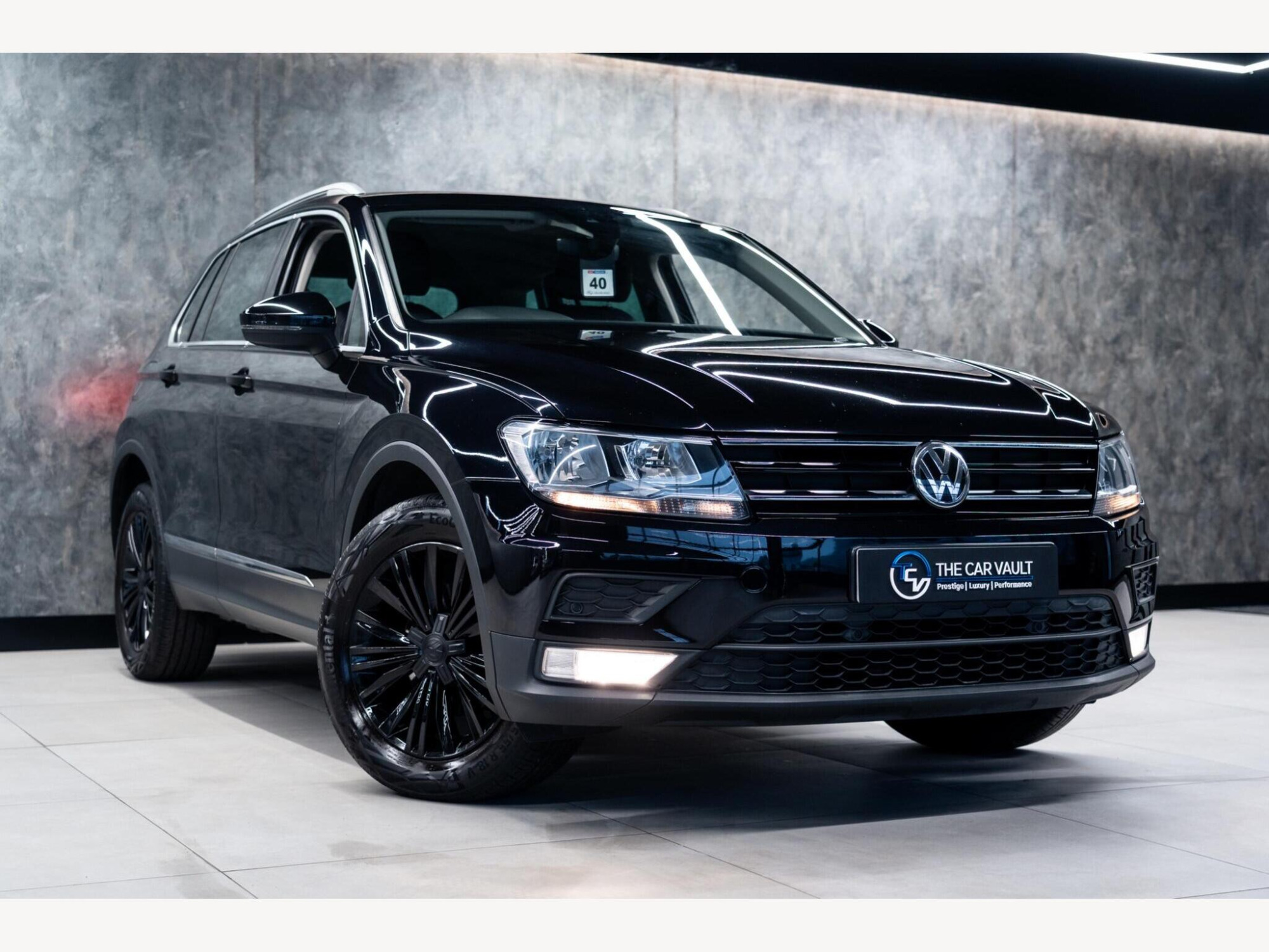 2017 Volkswagen Tiguan image 1