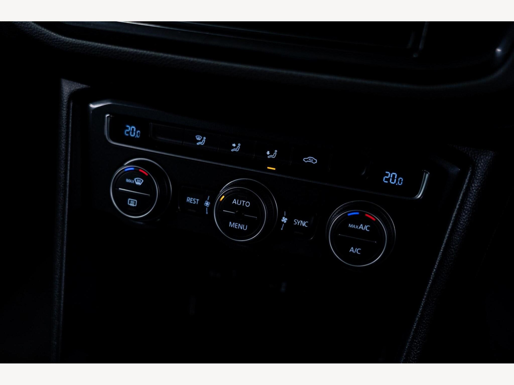 2017 Volkswagen Tiguan image 34