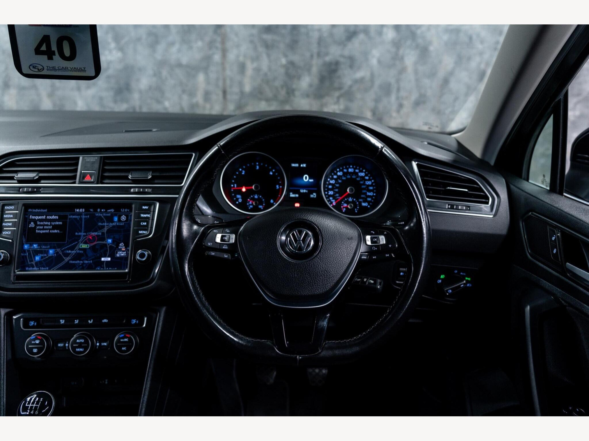 2017 Volkswagen Tiguan image 2