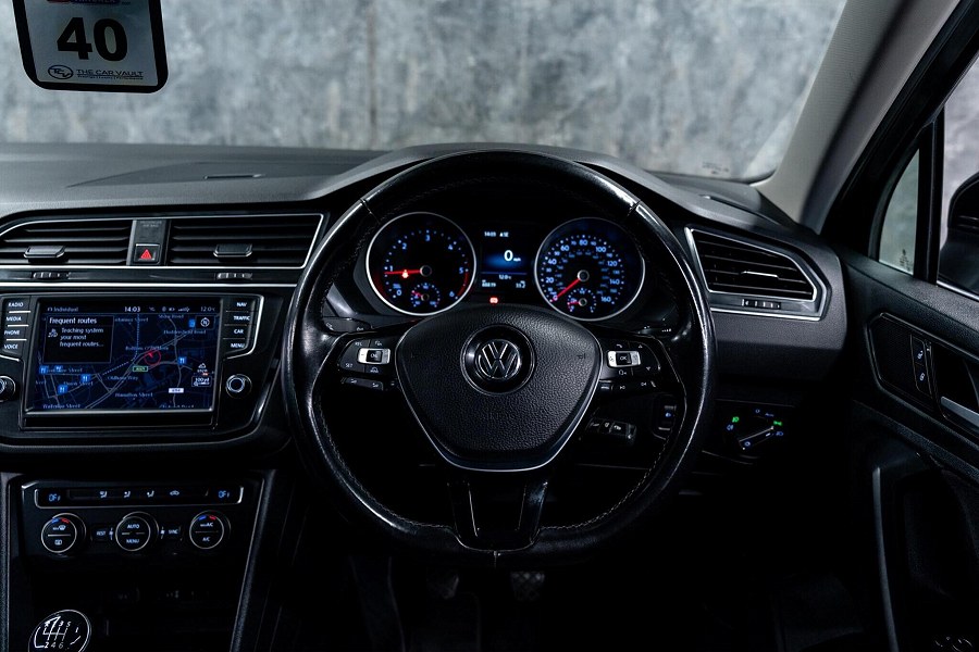 Volkswagen Tiguan photo 2