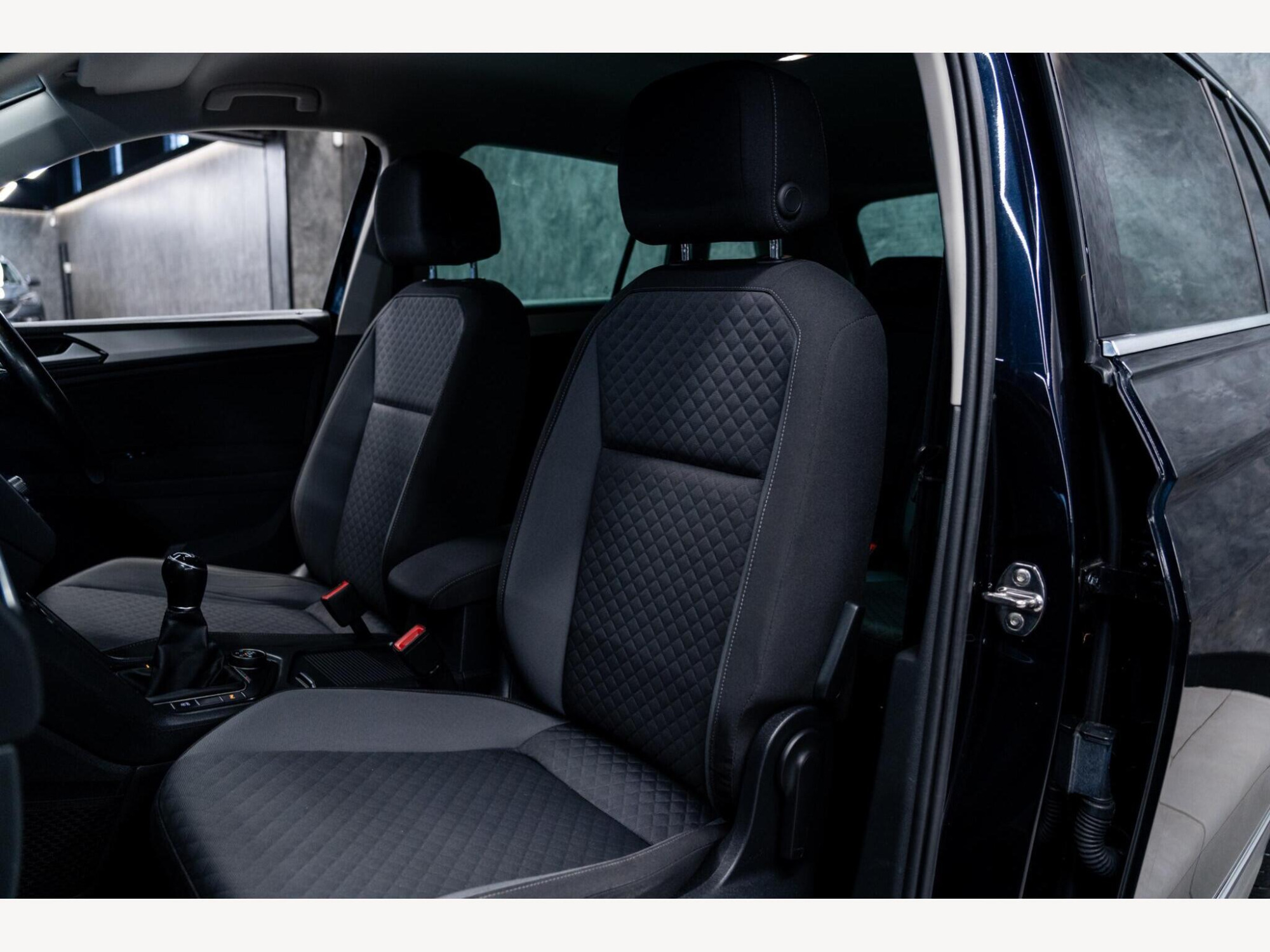 2017 Volkswagen Tiguan image 43
