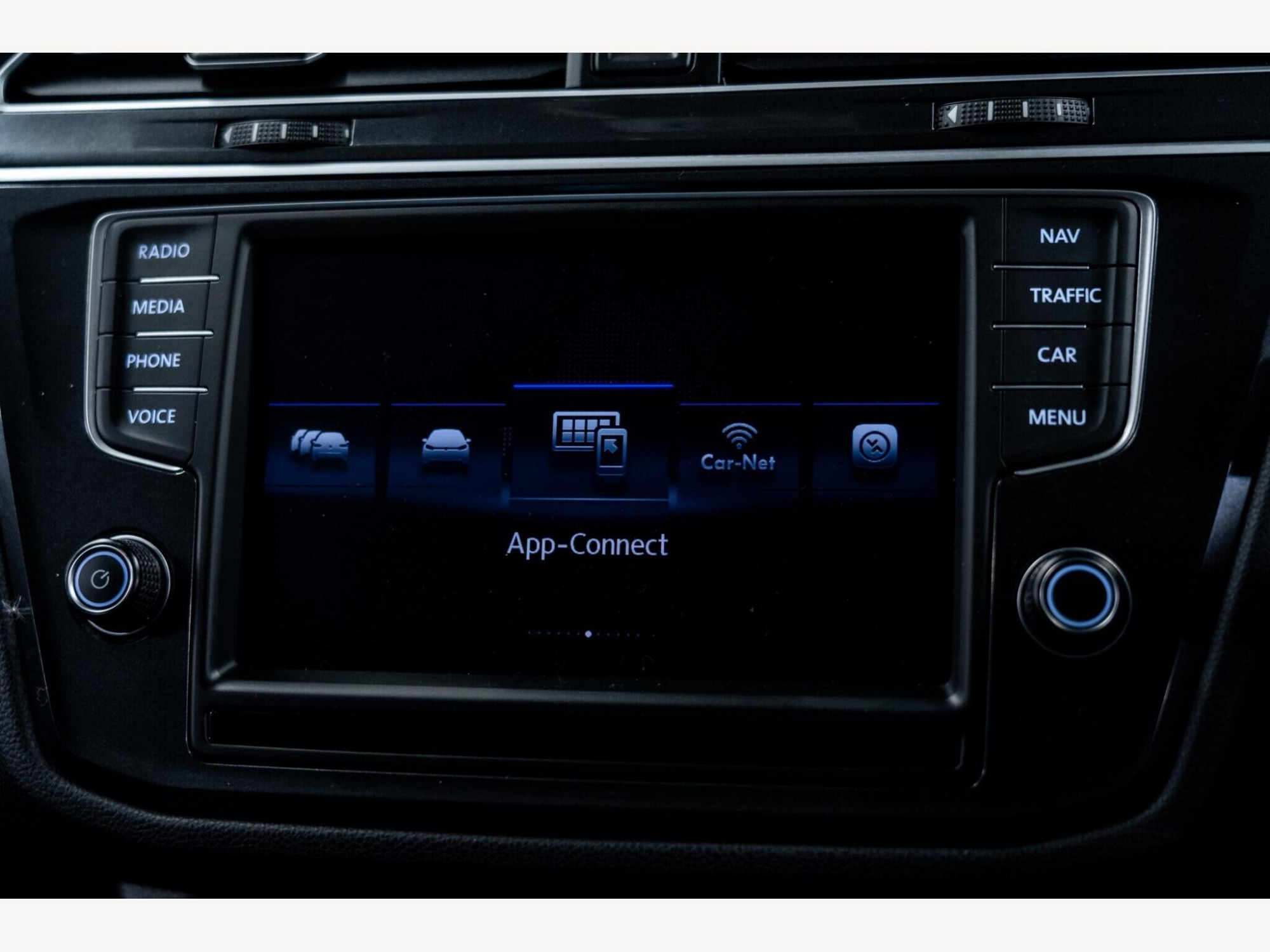 2017 Volkswagen Tiguan image 32