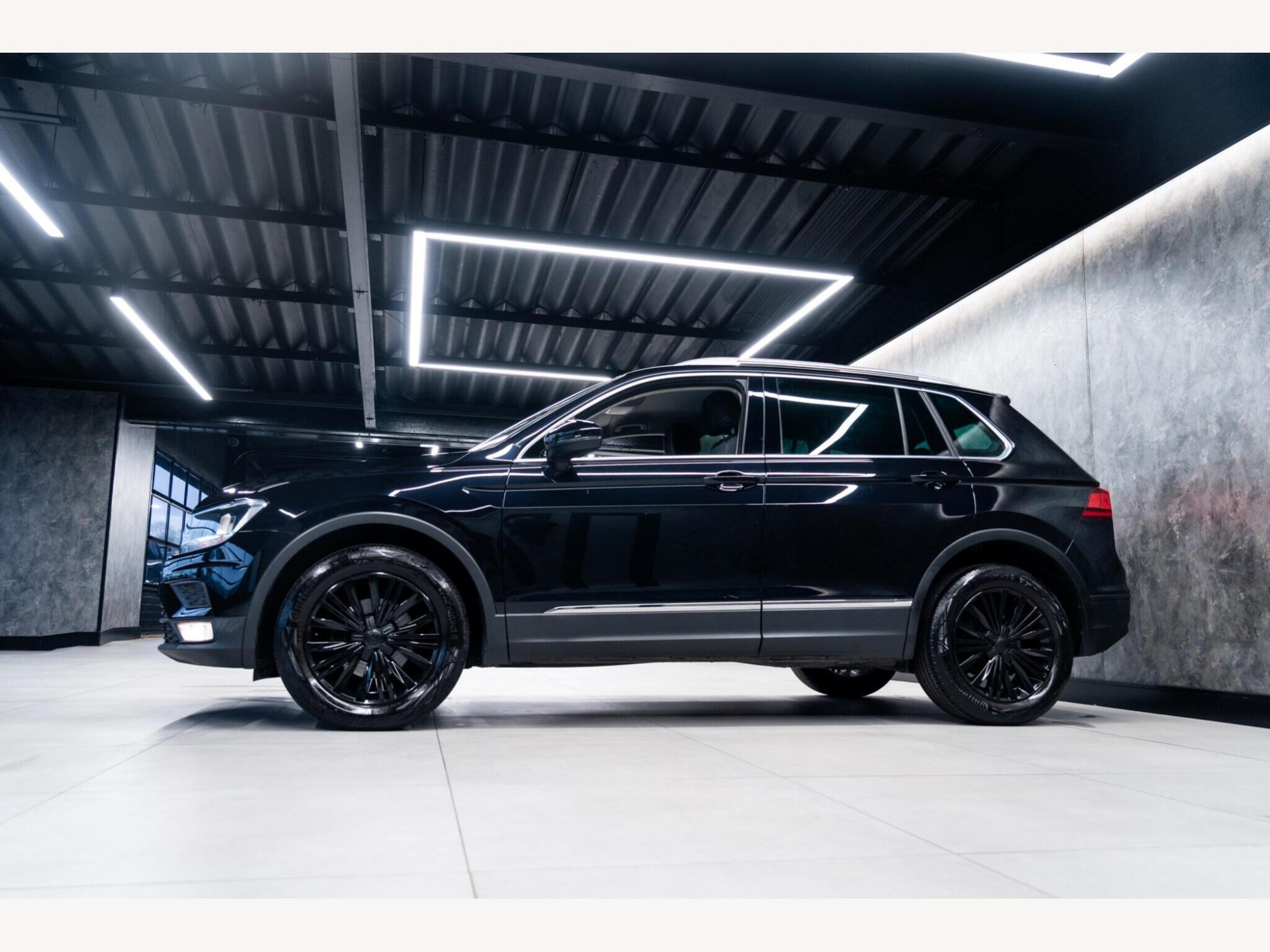 2017 Volkswagen Tiguan image 8