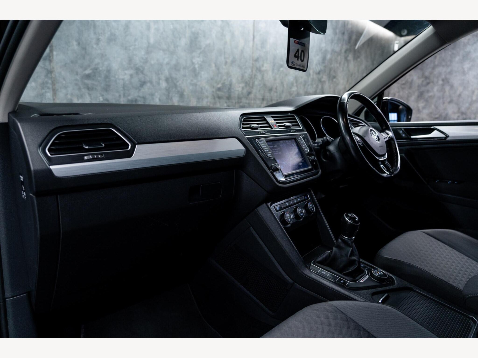 2017 Volkswagen Tiguan image 38