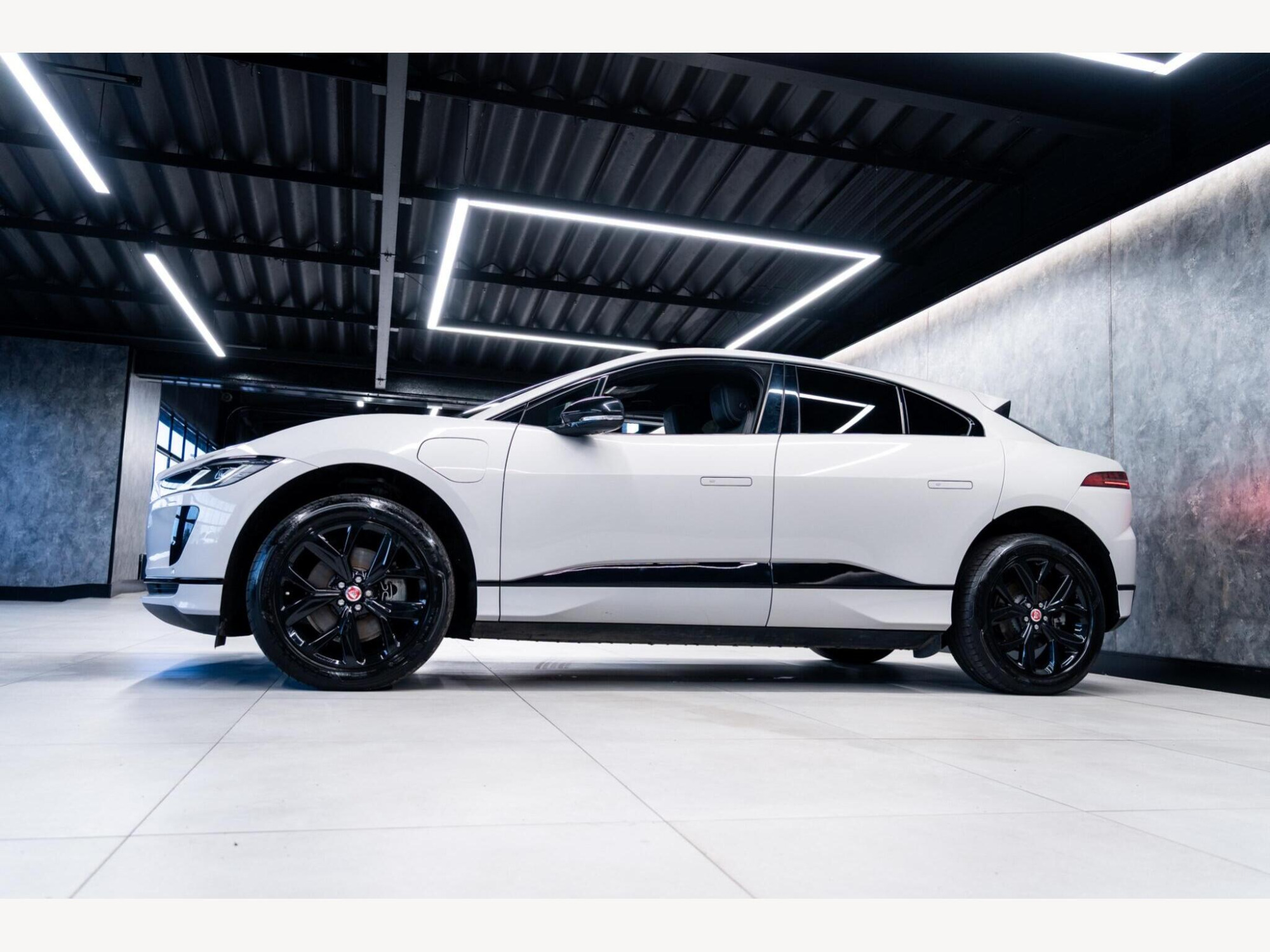 2022 Jaguar I-PACE image 9