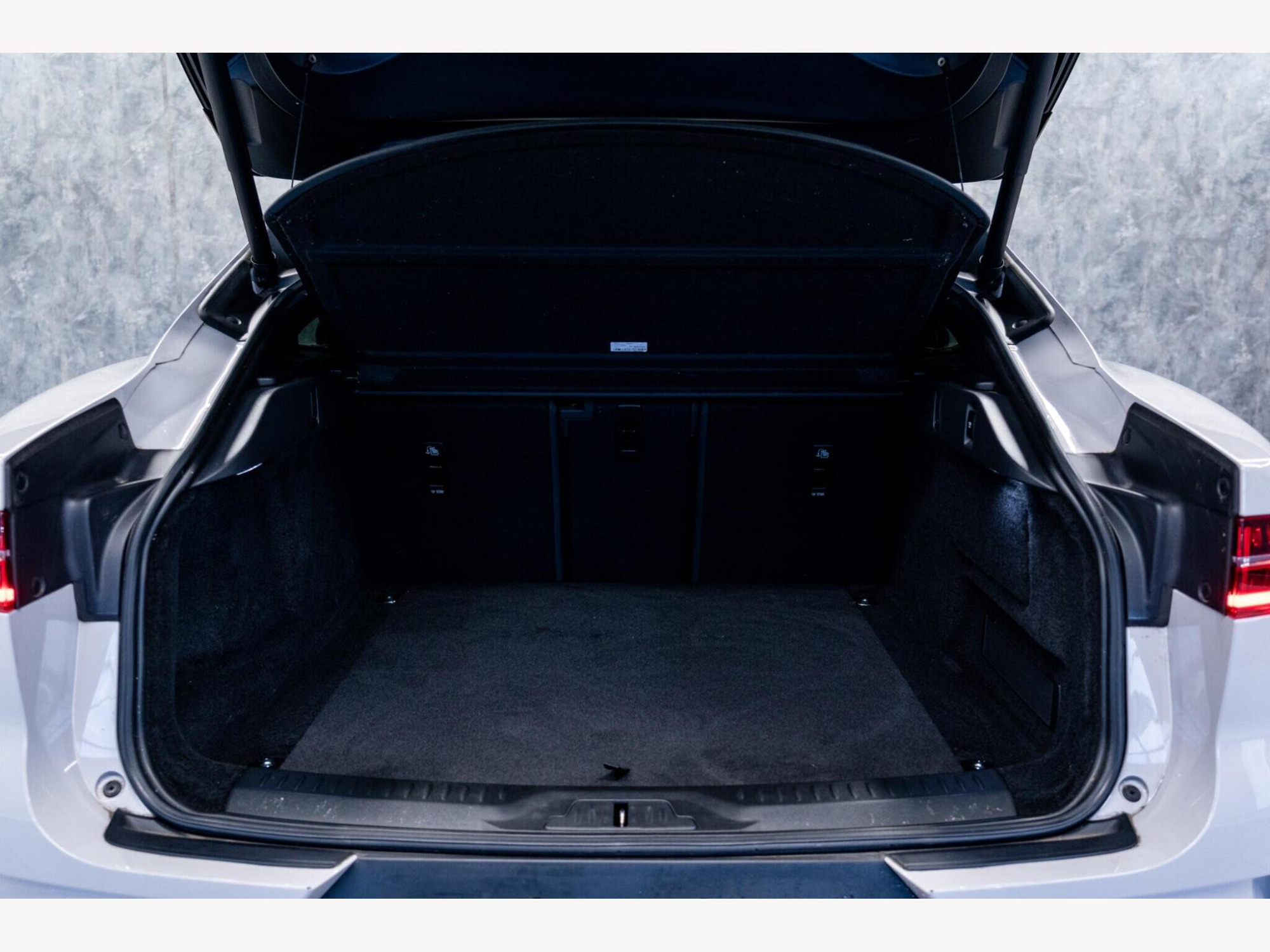 2022 Jaguar I-PACE image 54