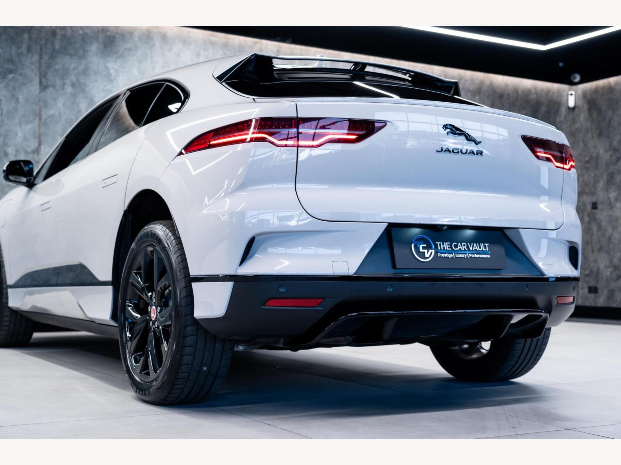 2022 Jaguar I-PACE image 15