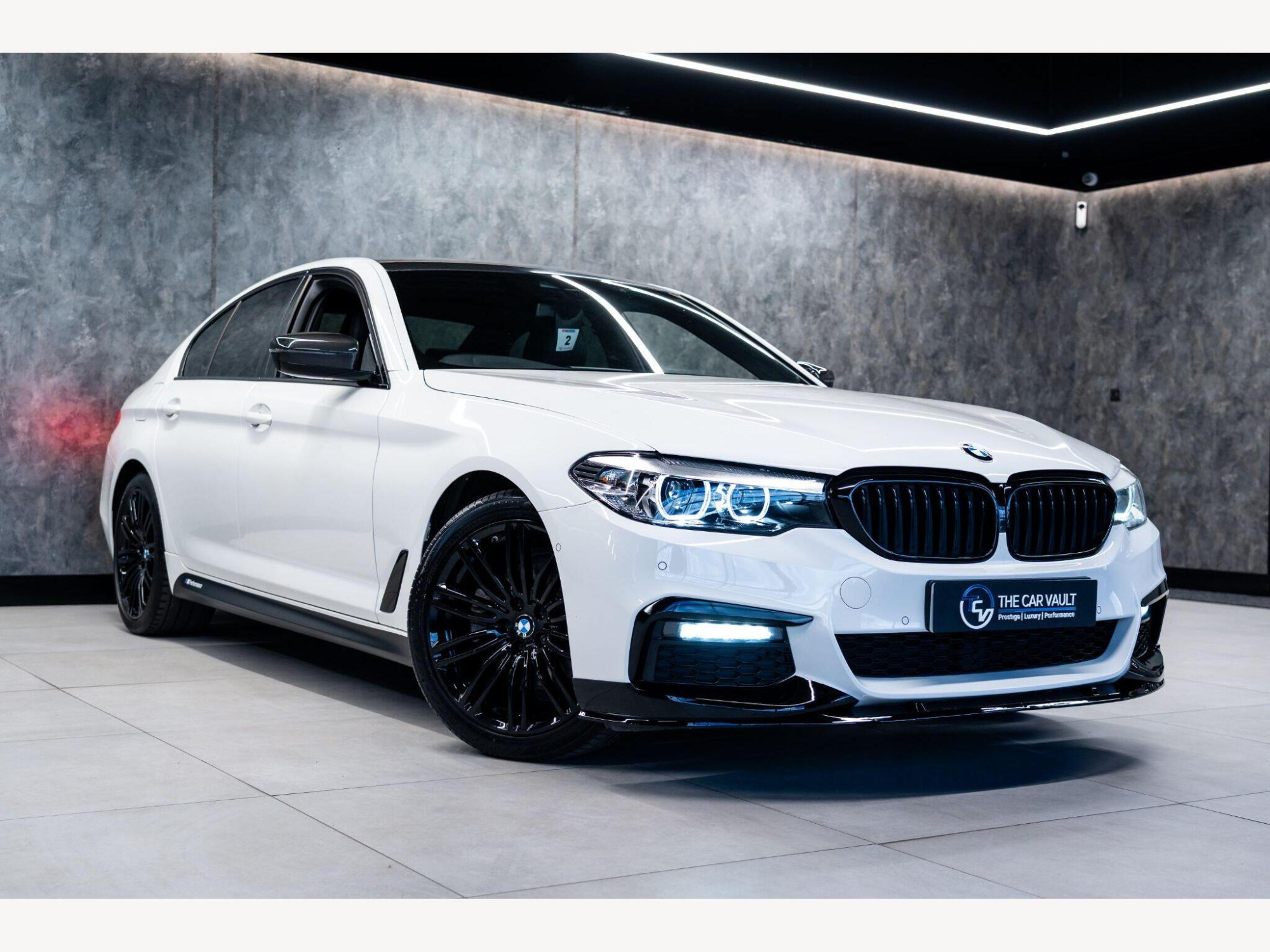 2019 BMW 5 Series image 1