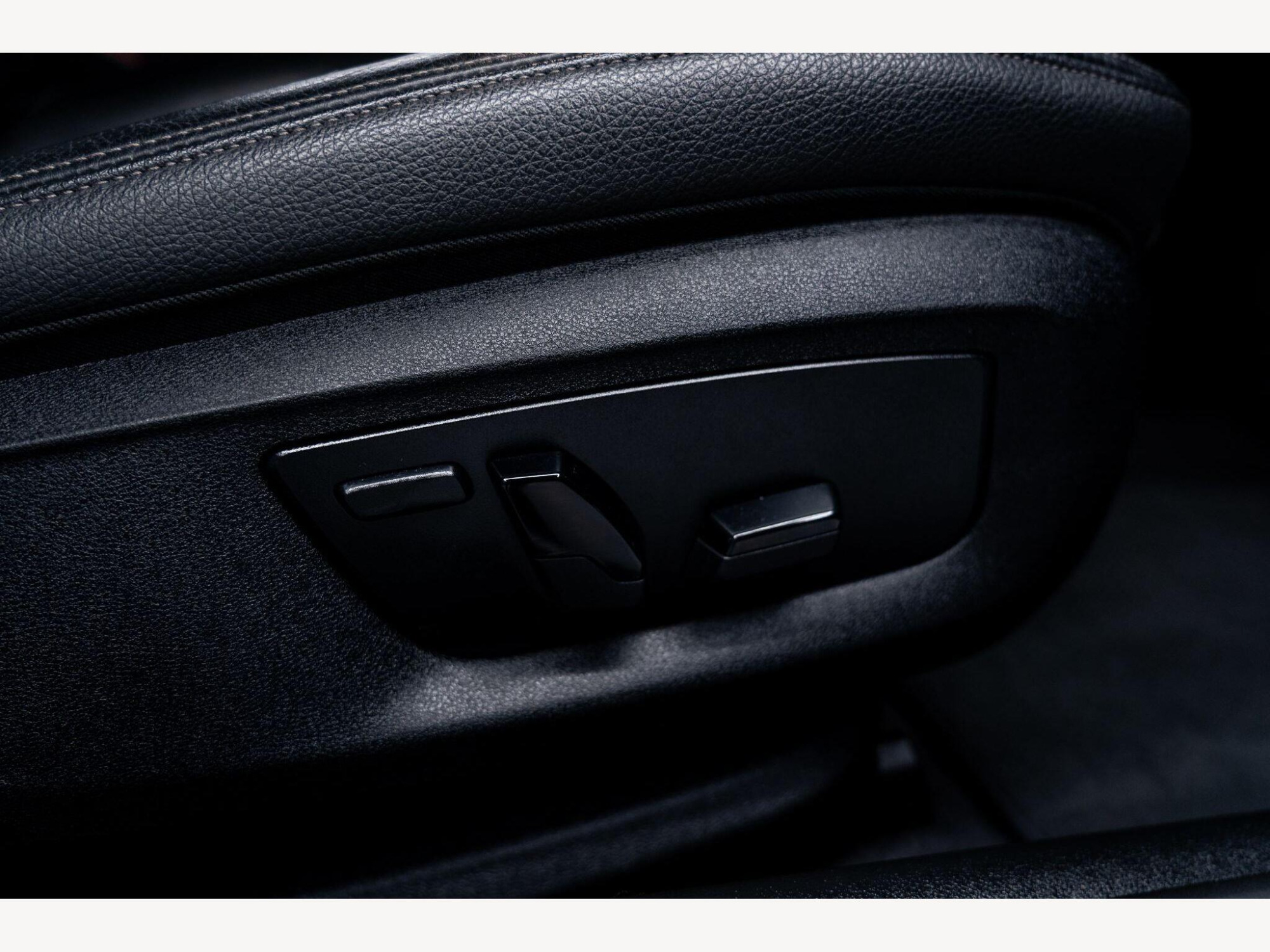 2019 BMW 5 Series image 43