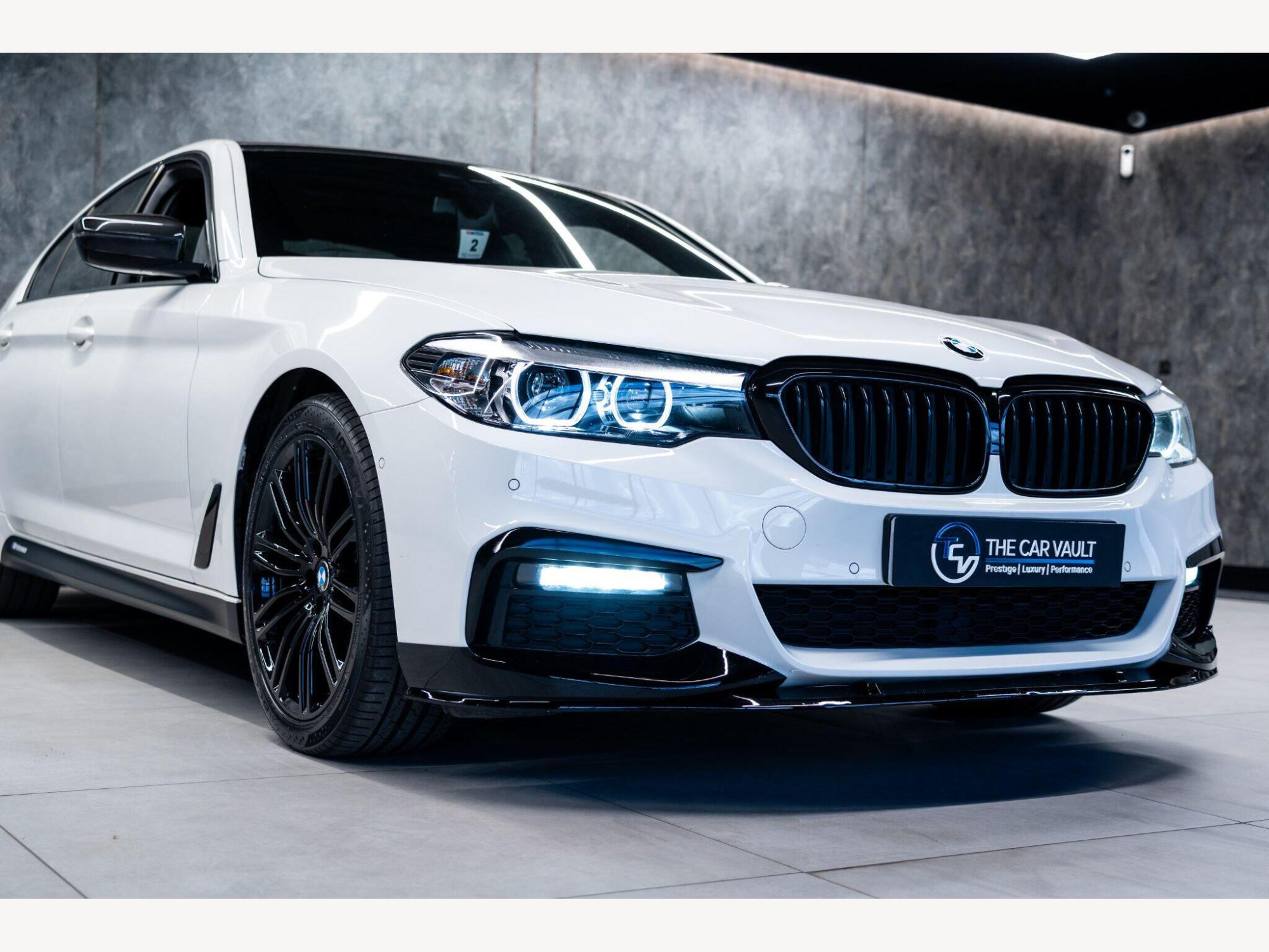 2019 BMW 5 Series image 10