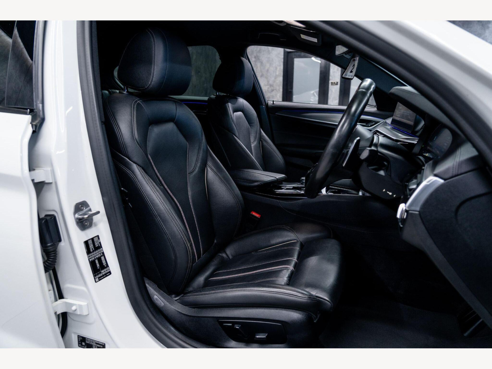 2019 BMW 5 Series image 46