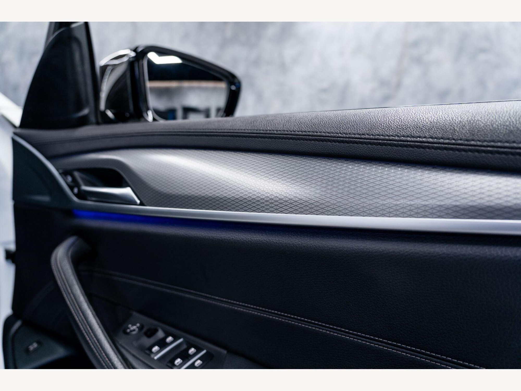 2019 BMW 5 Series image 41