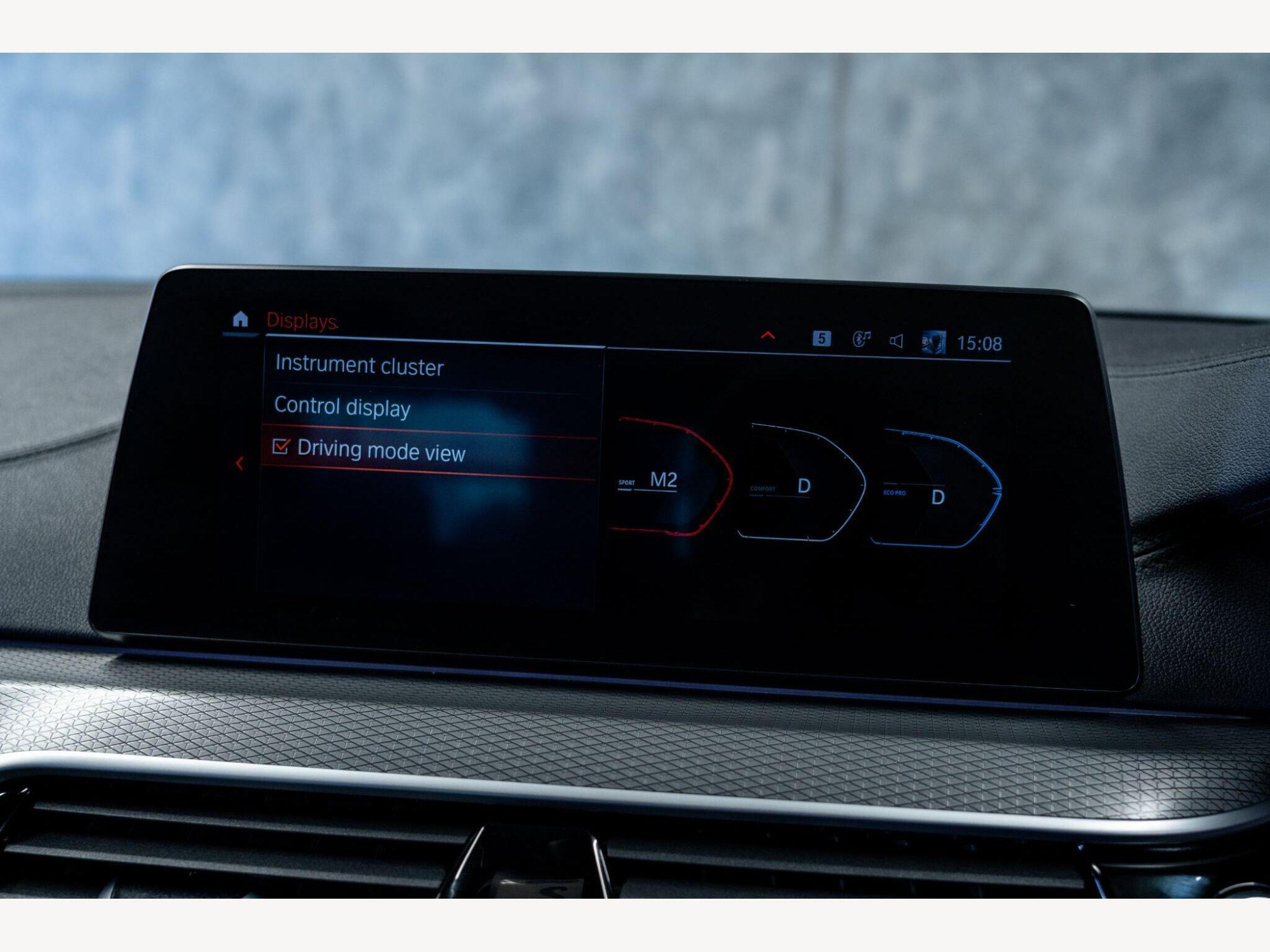 2019 BMW 5 Series image 36