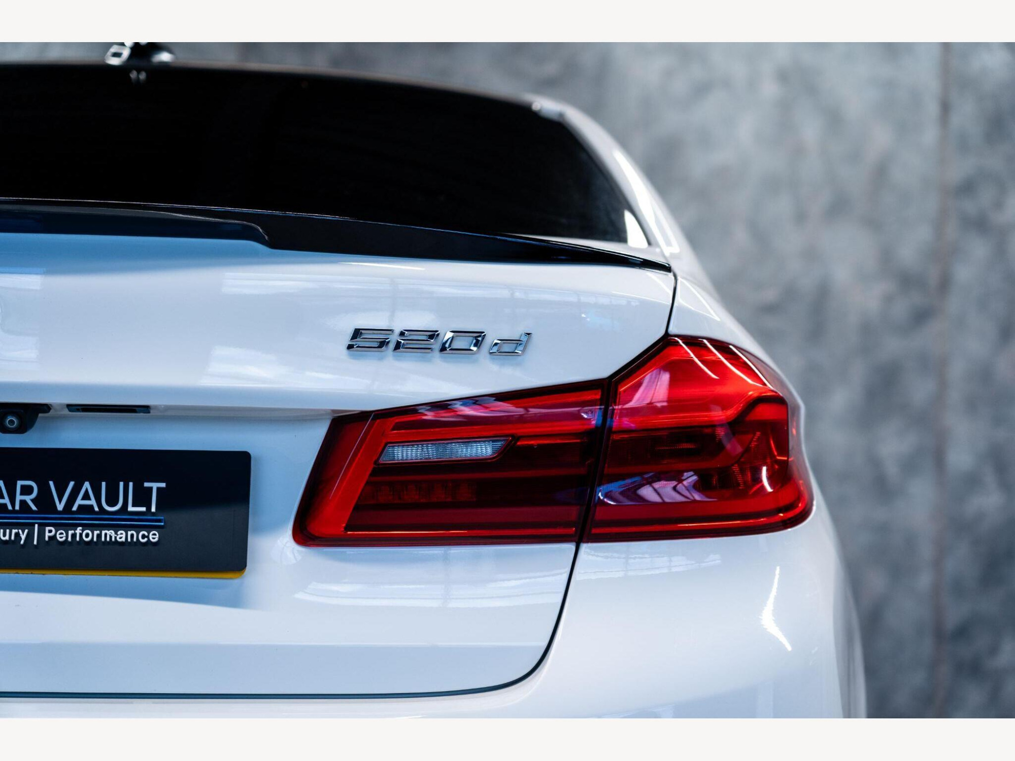 2019 BMW 5 Series image 14
