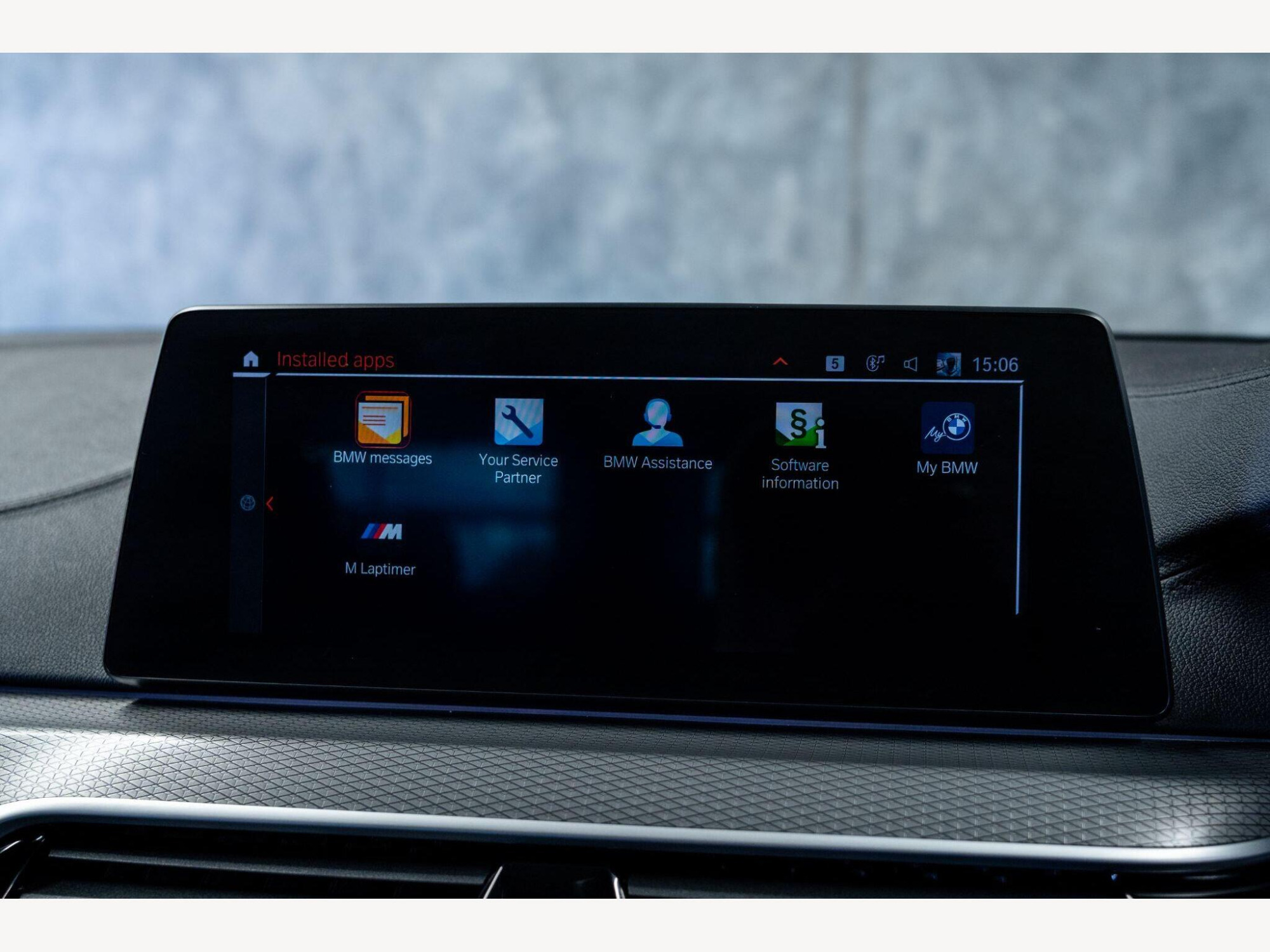 2019 BMW 5 Series image 35