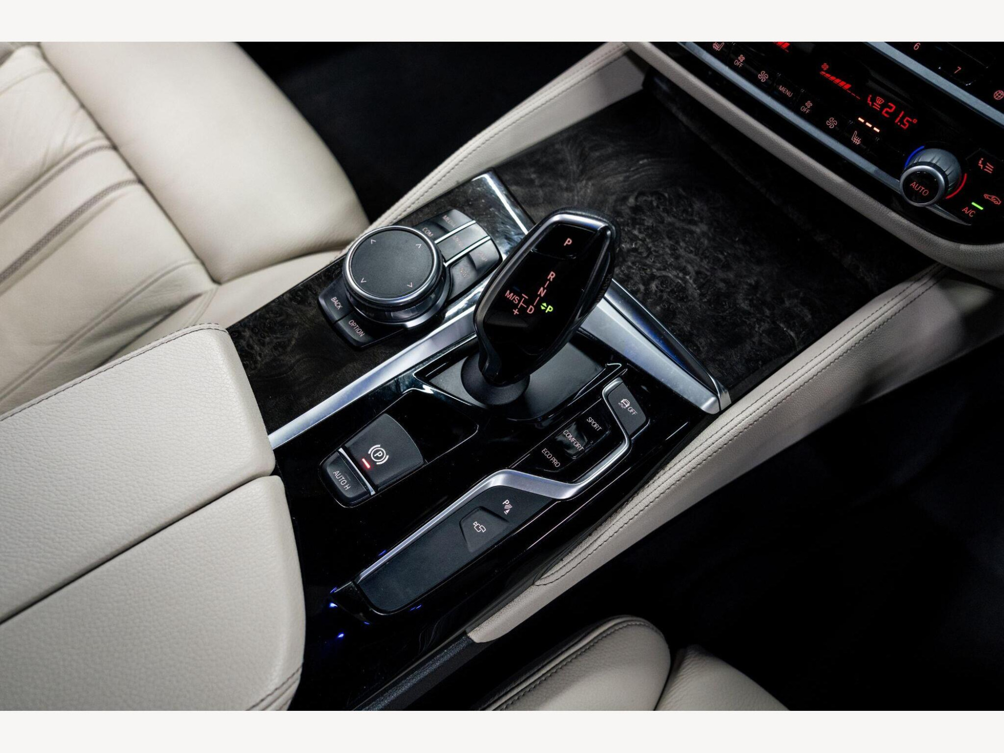 2018 BMW 5 Series image 47