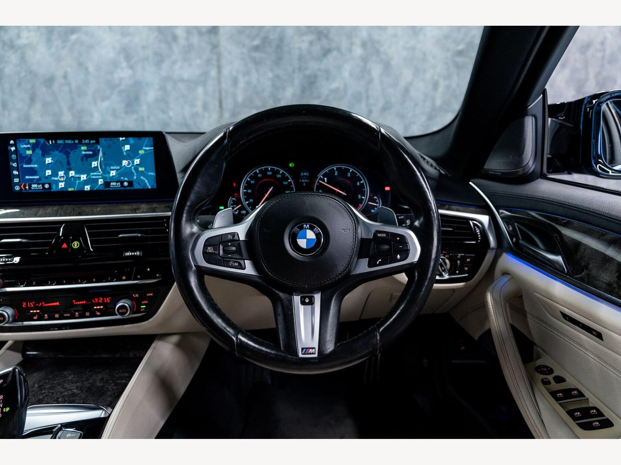 2018 BMW 5 Series image 16