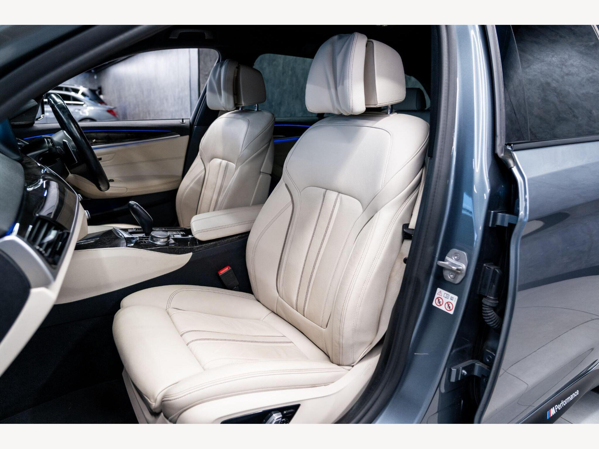 2018 BMW 5 Series image 60