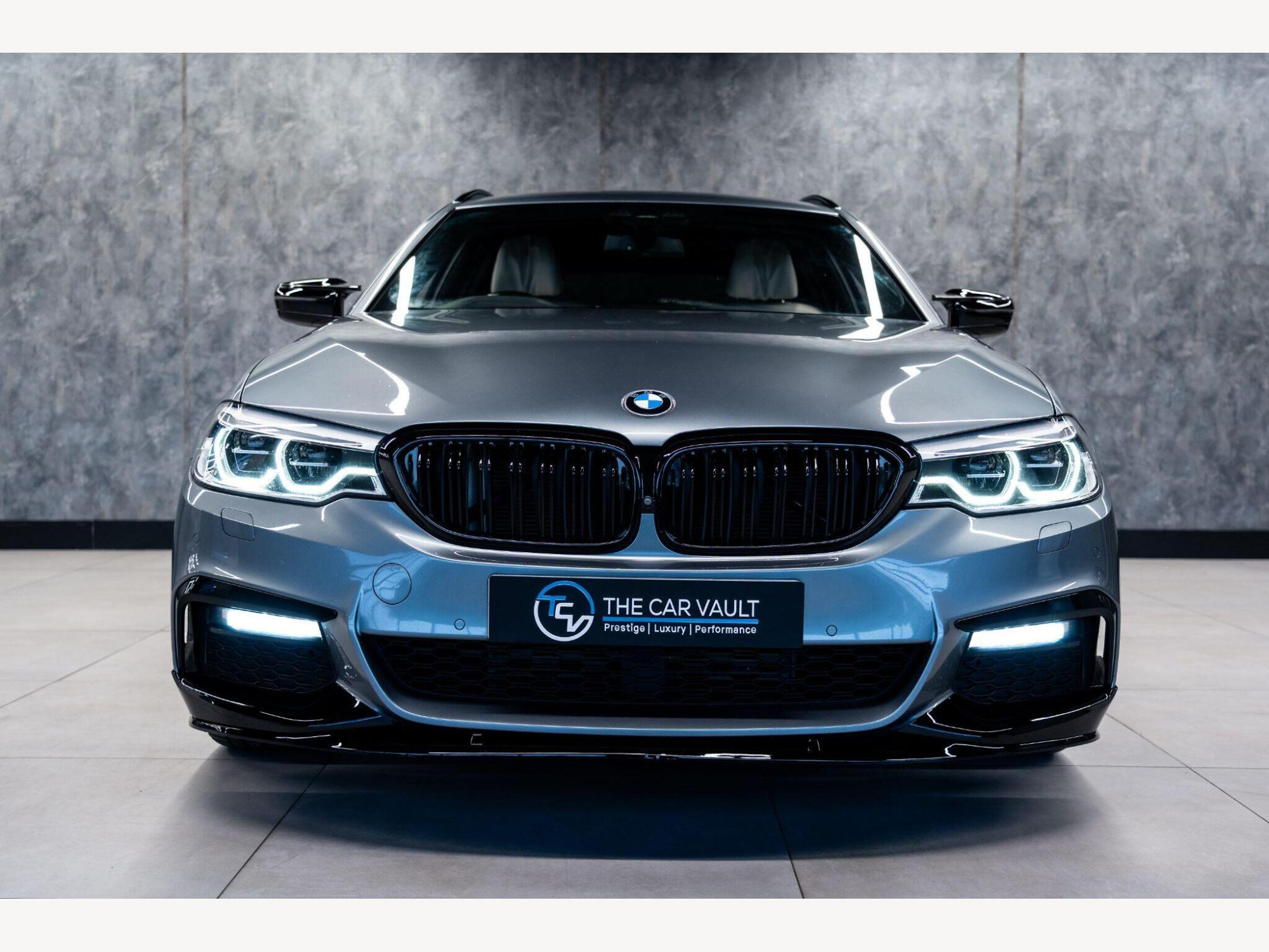 2018 BMW 5 Series image 5