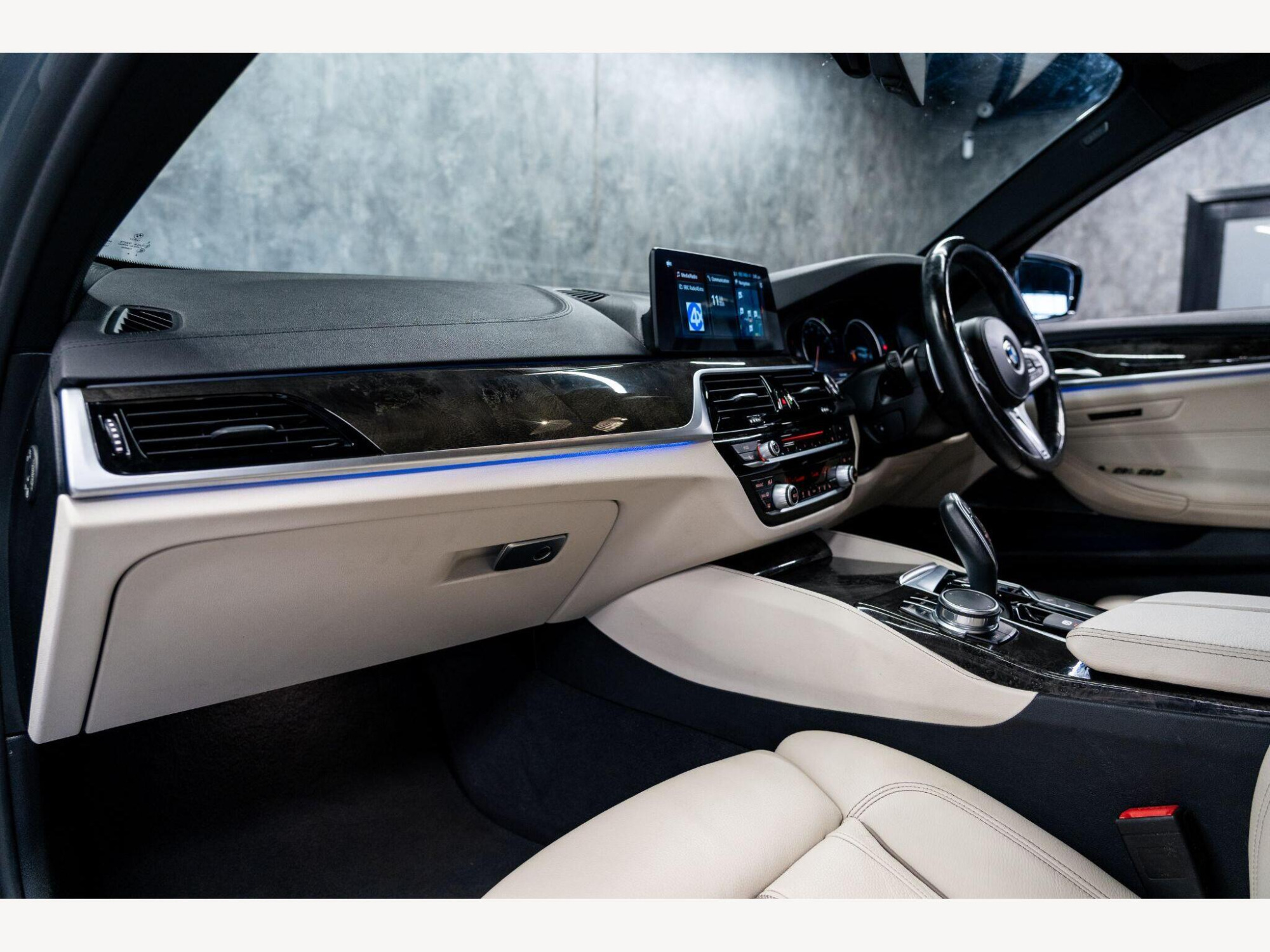 2018 BMW 5 Series image 56