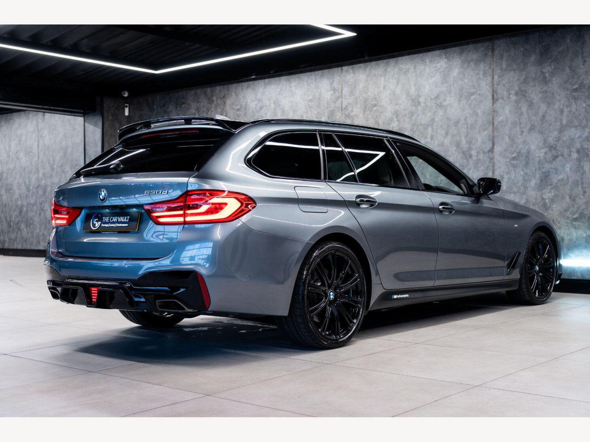 2018 BMW 5 Series image 7