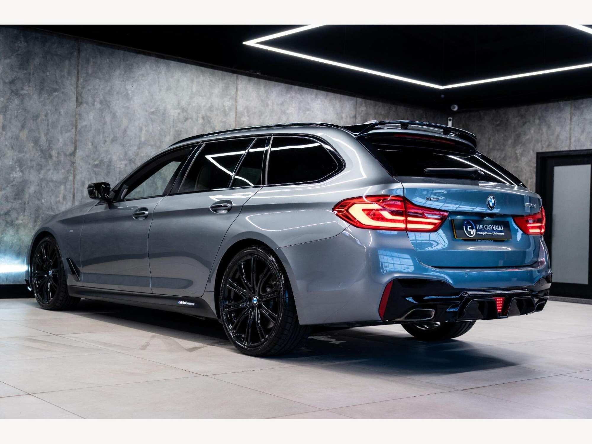 2018 BMW 5 Series image 6