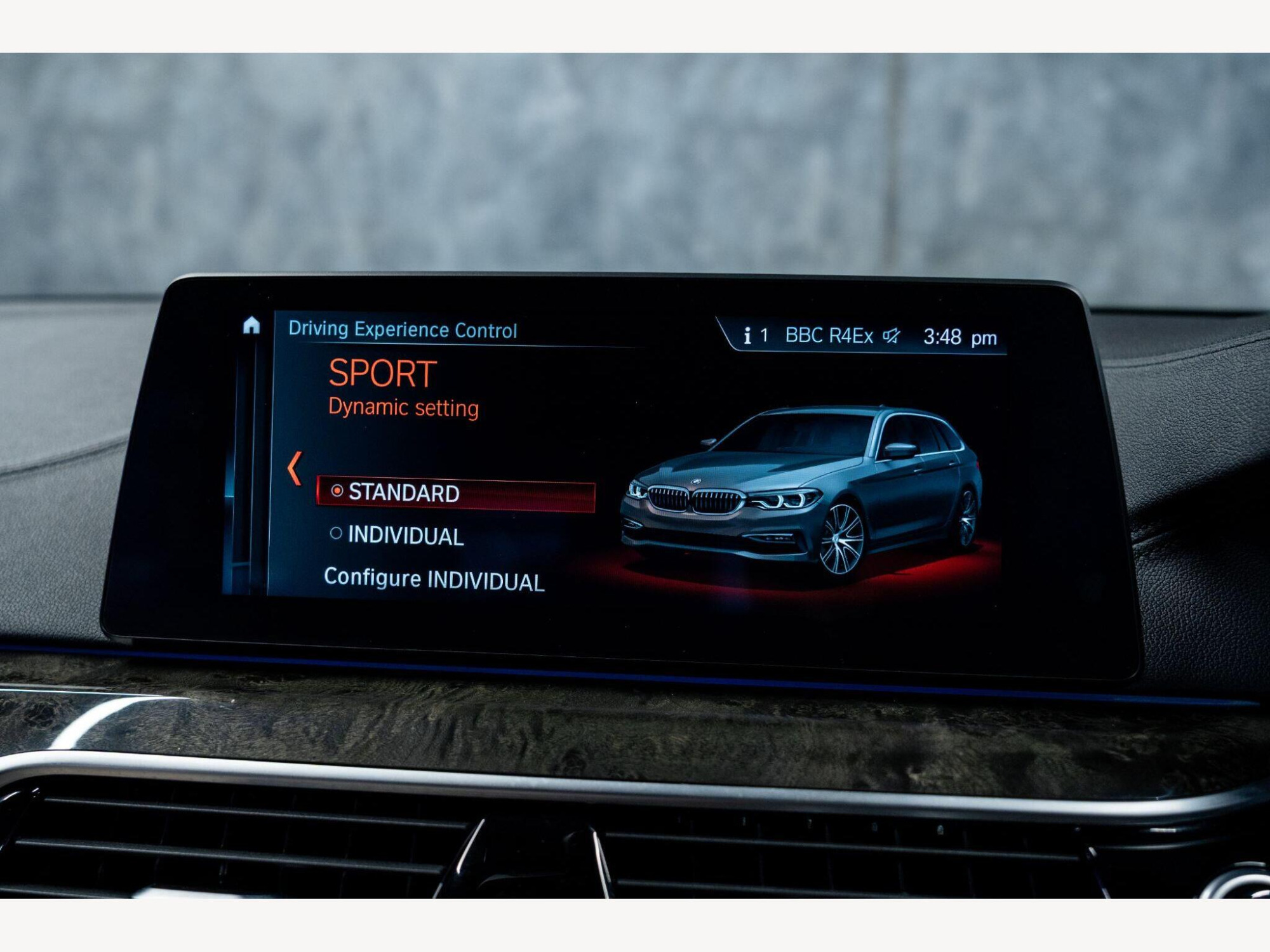 2018 BMW 5 Series image 25