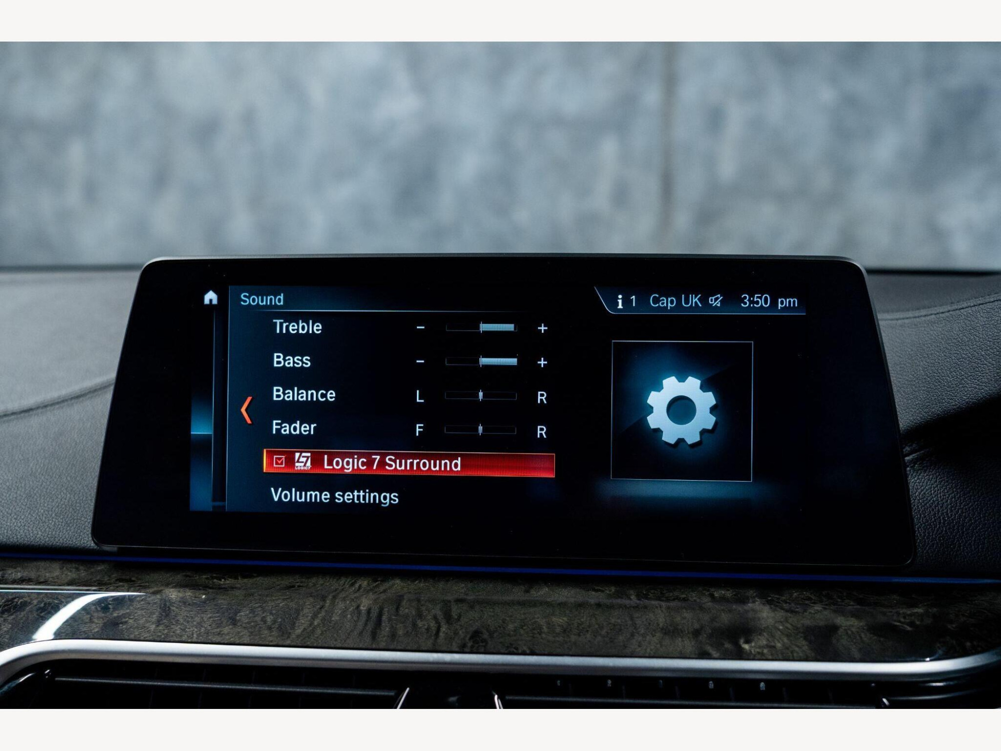 2018 BMW 5 Series image 30