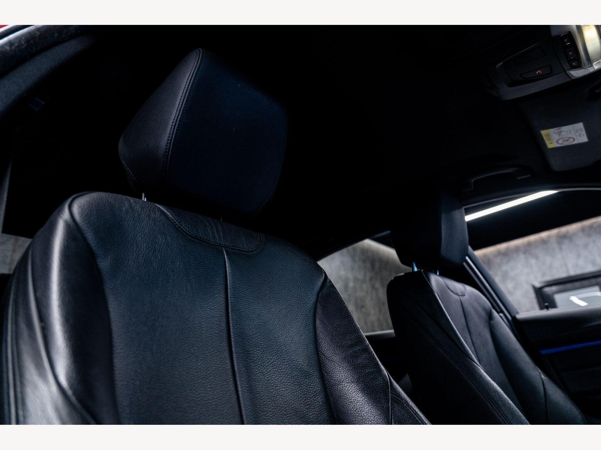 2017 BMW 3 Series image 41