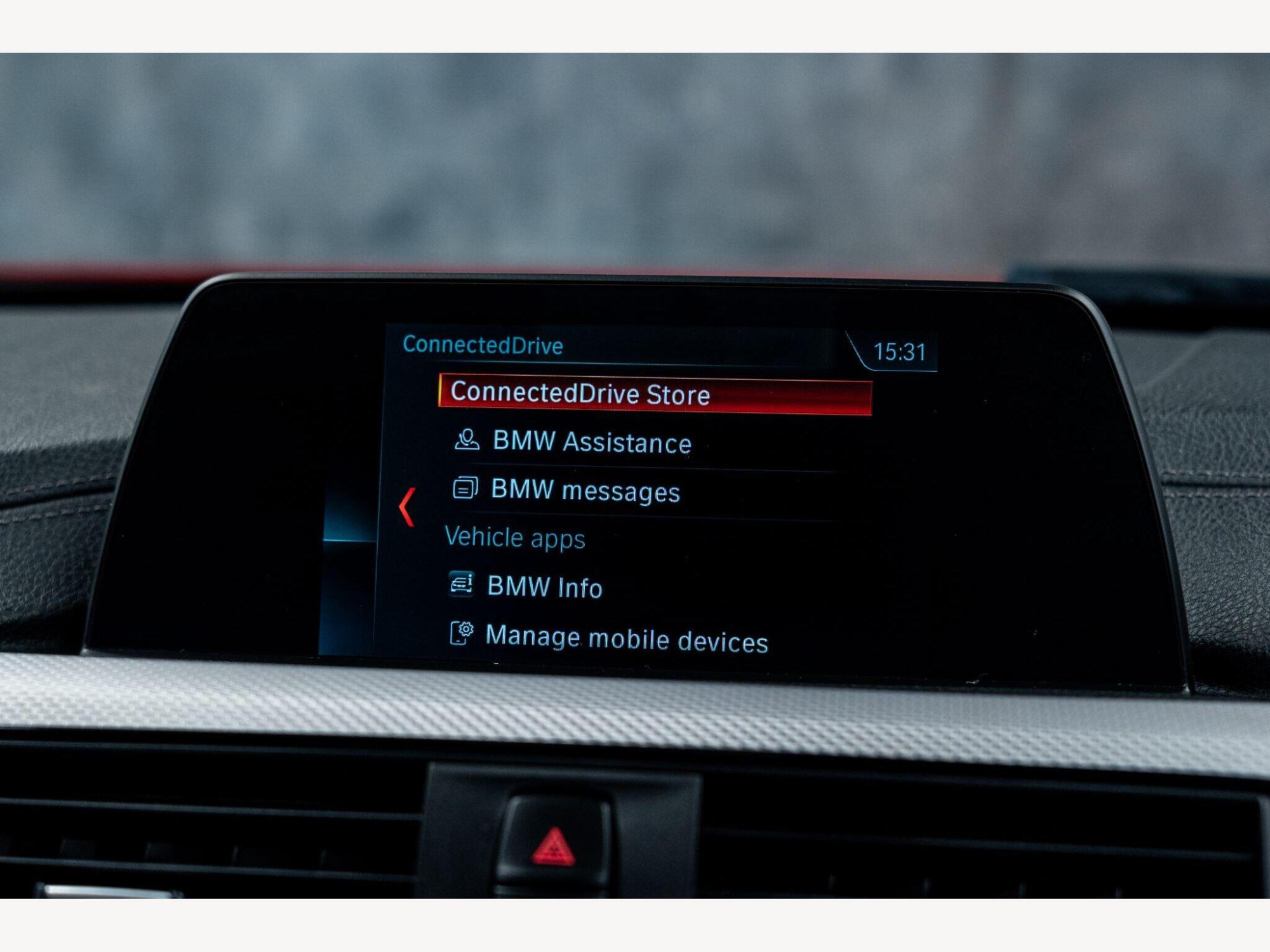 2017 BMW 3 Series image 34