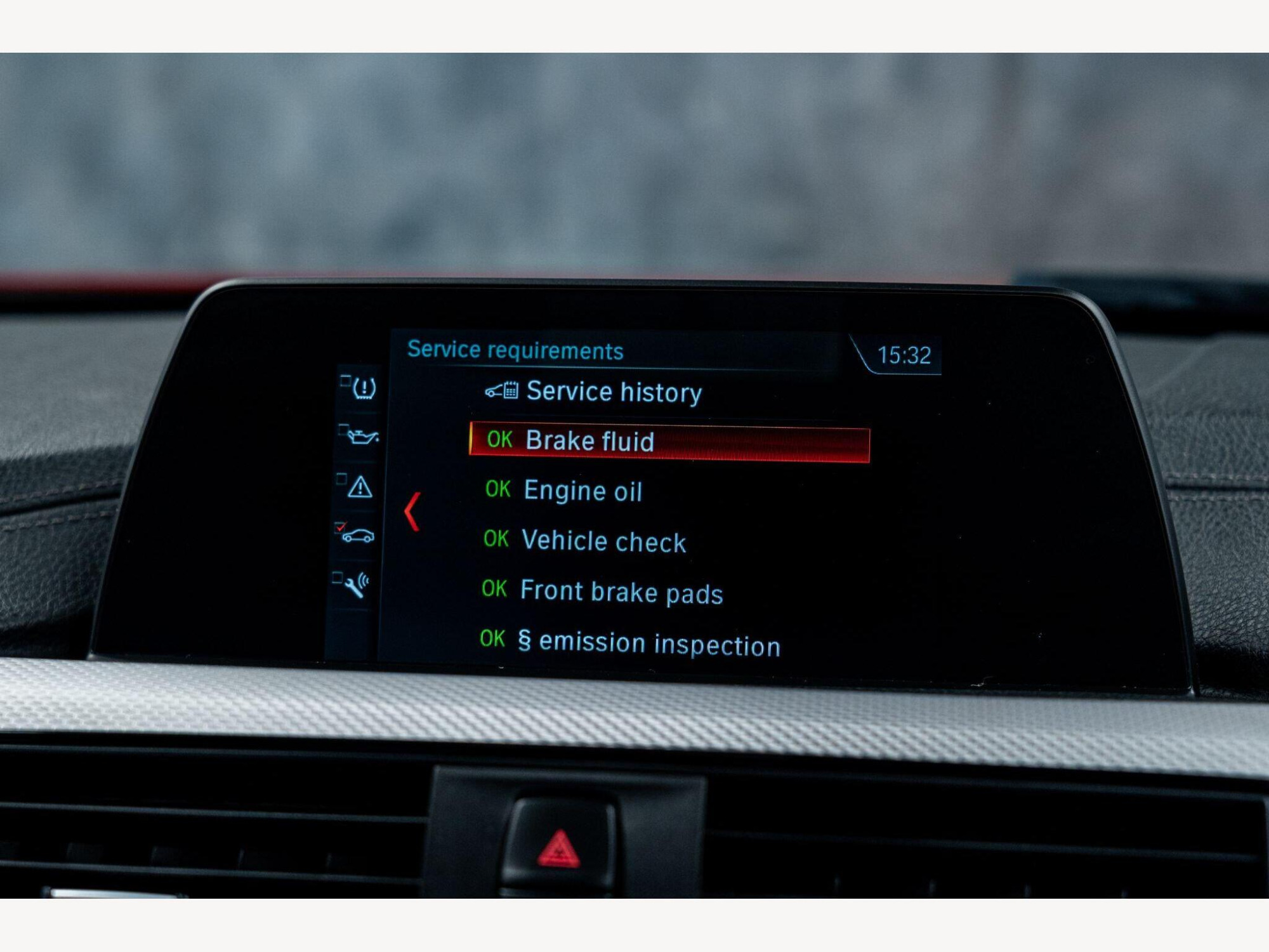 2017 BMW 3 Series image 26