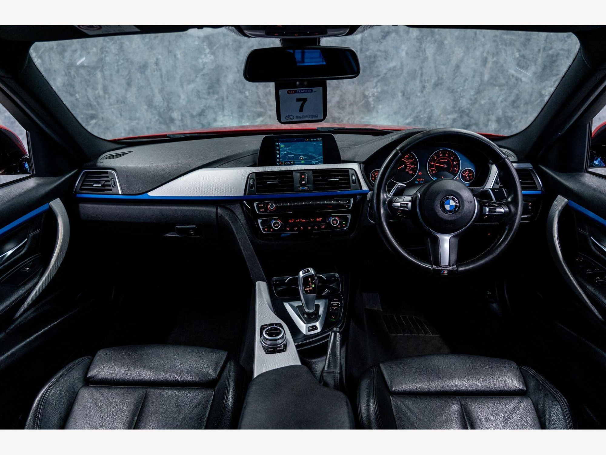 2017 BMW 3 Series image 19