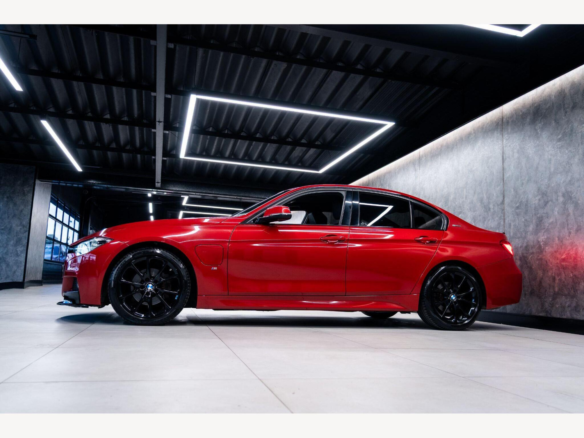2017 BMW 3 Series image 8
