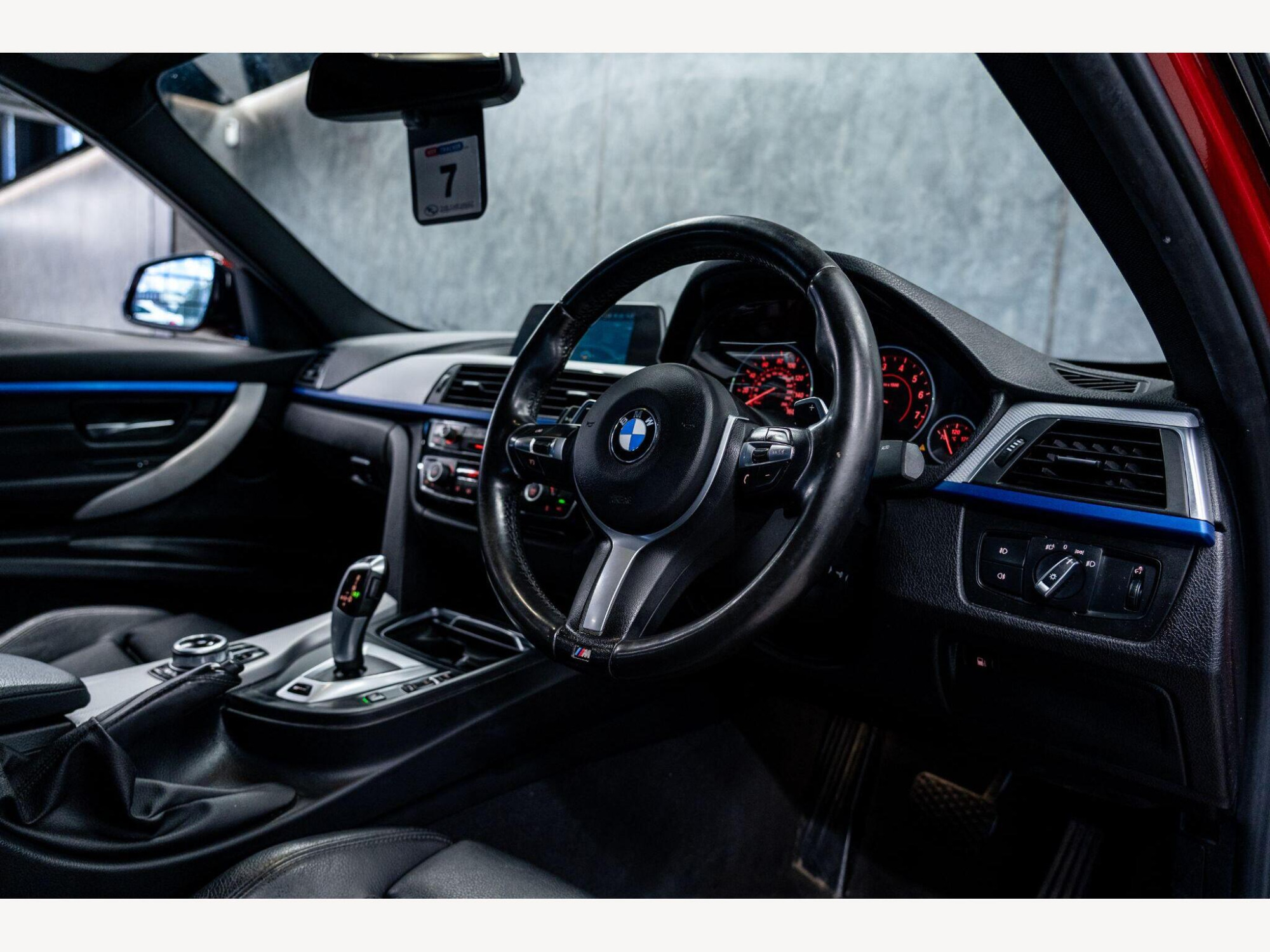 2017 BMW 3 Series image 2