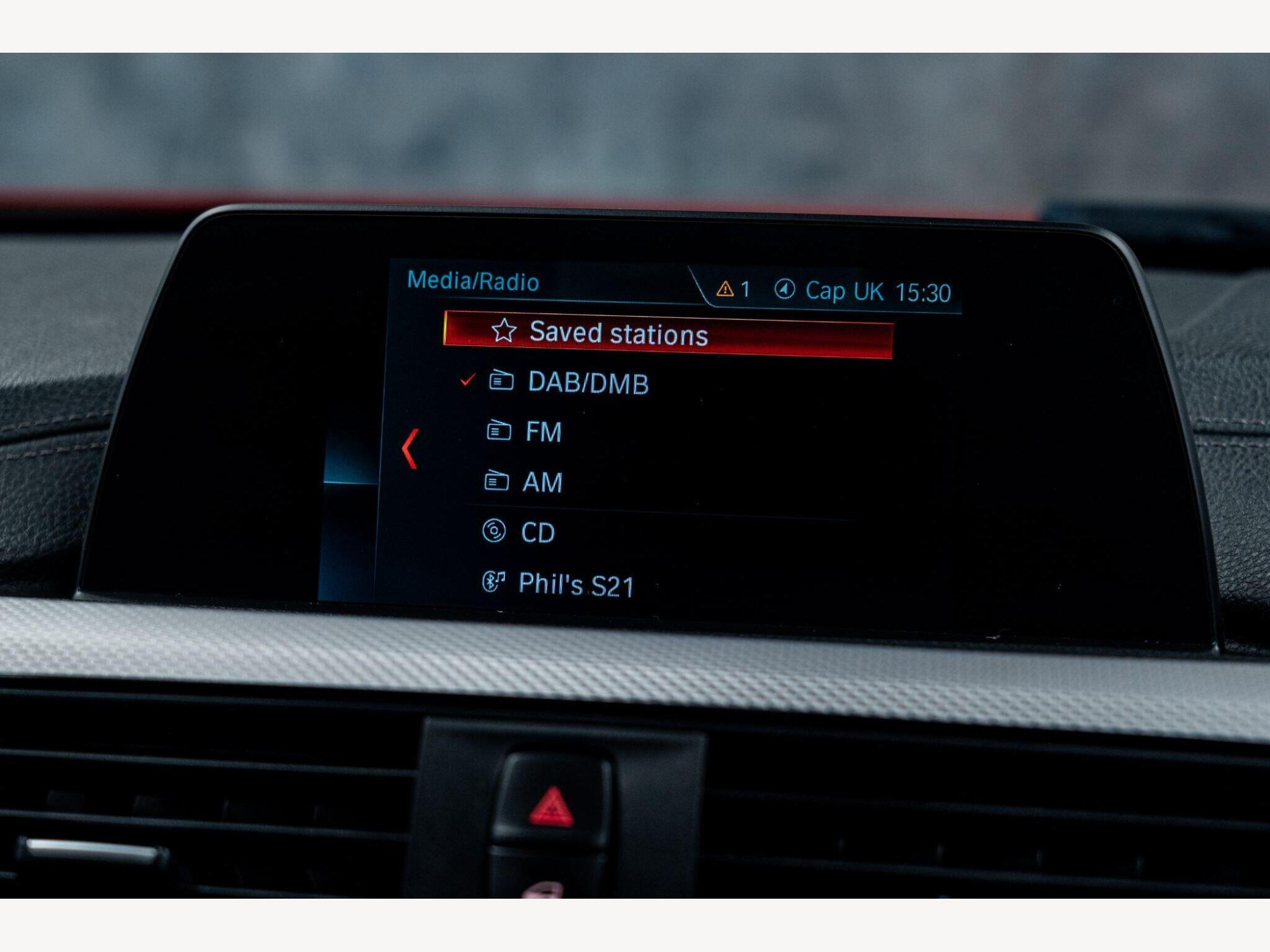 2017 BMW 3 Series image 32