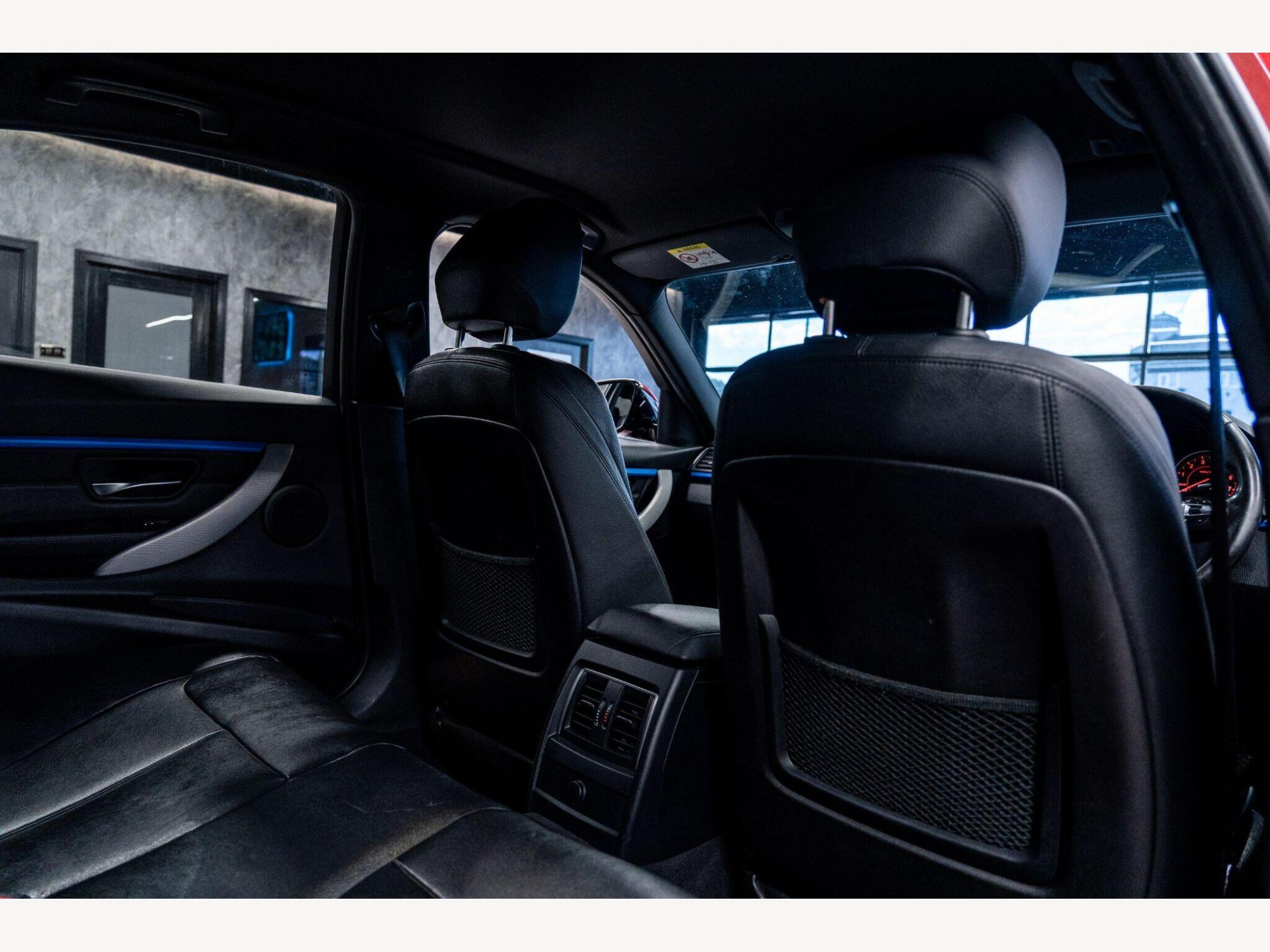 2017 BMW 3 Series image 43