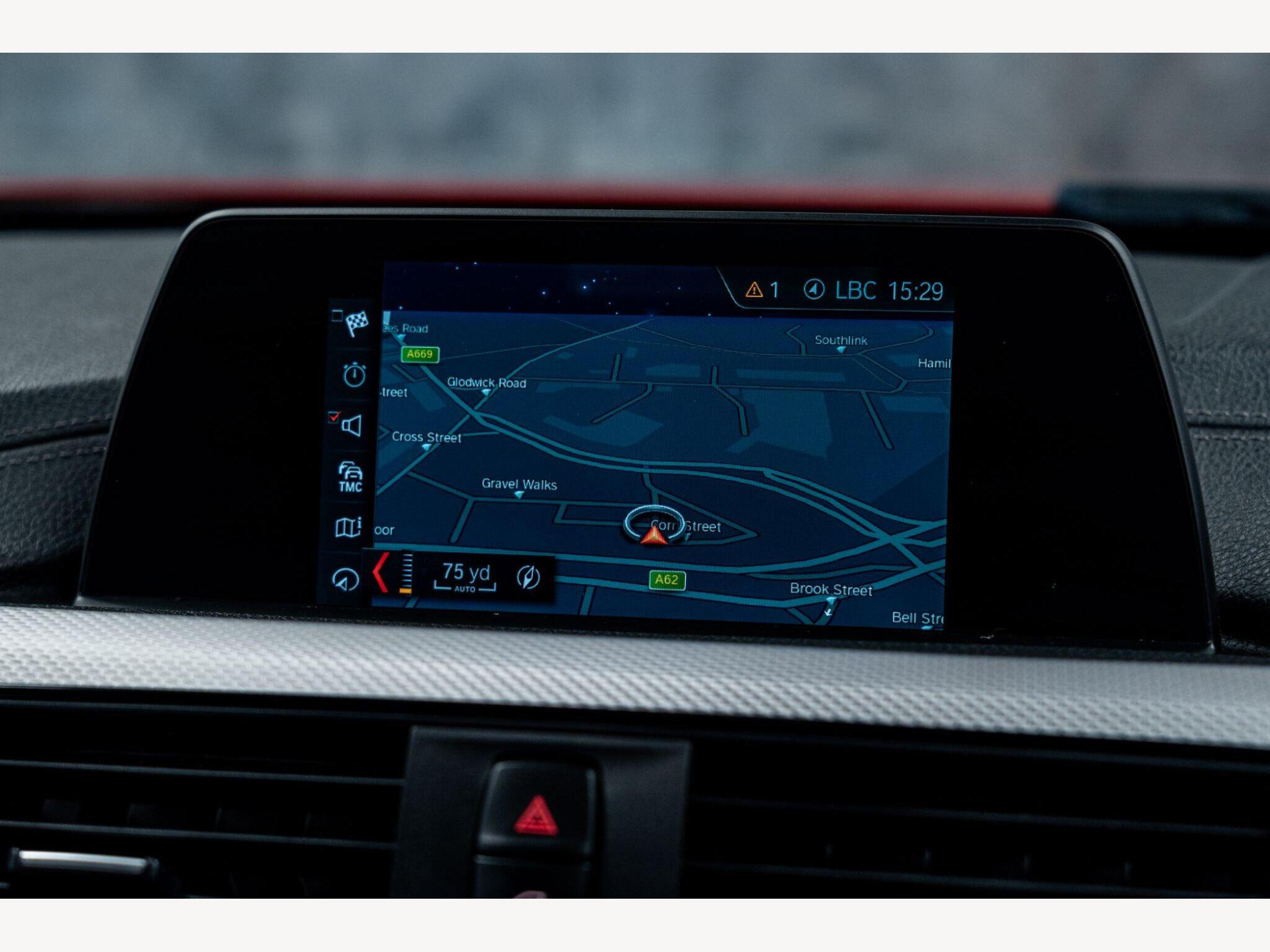 2017 BMW 3 Series image 31