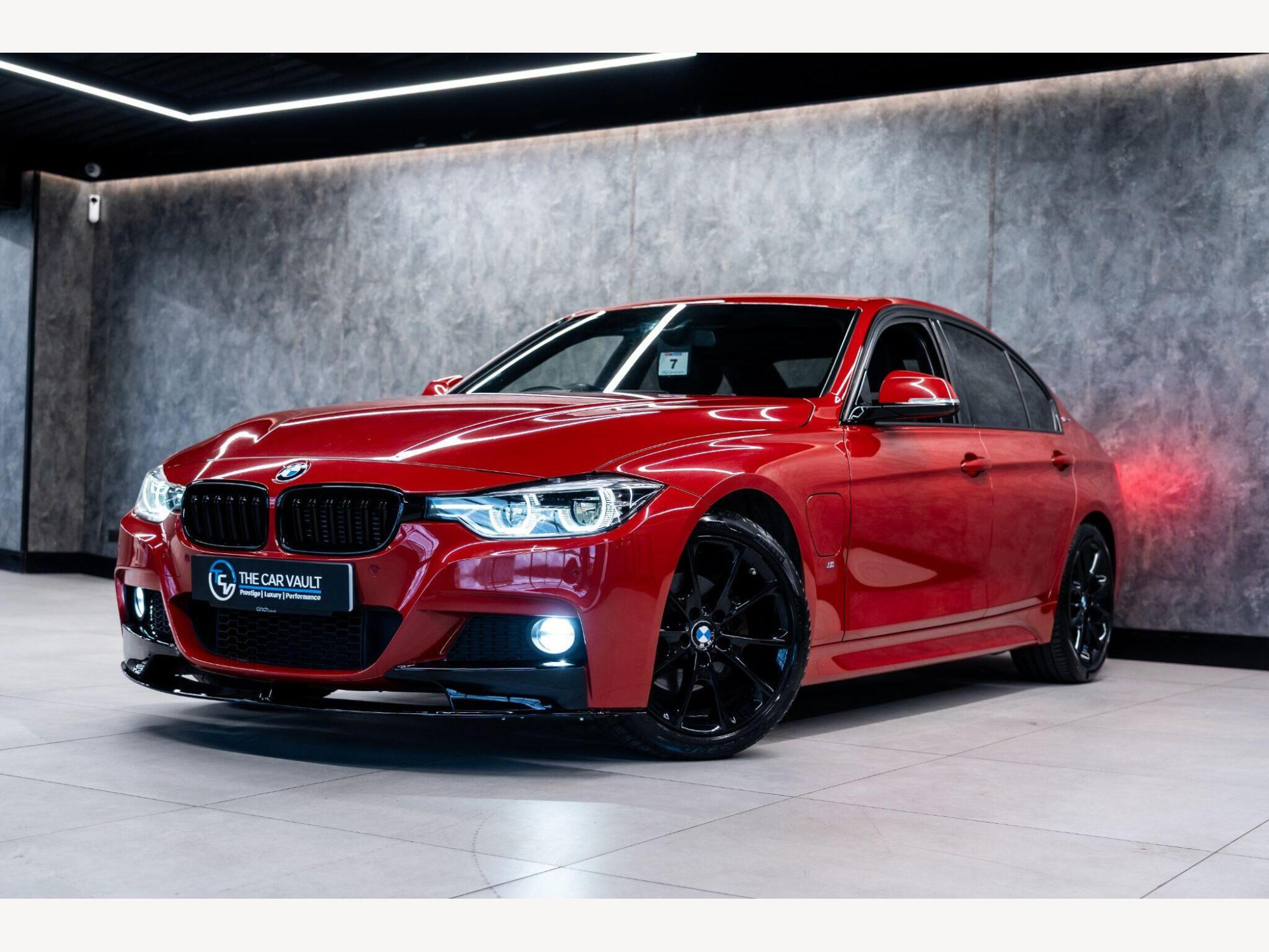 2017 BMW 3 Series image 4