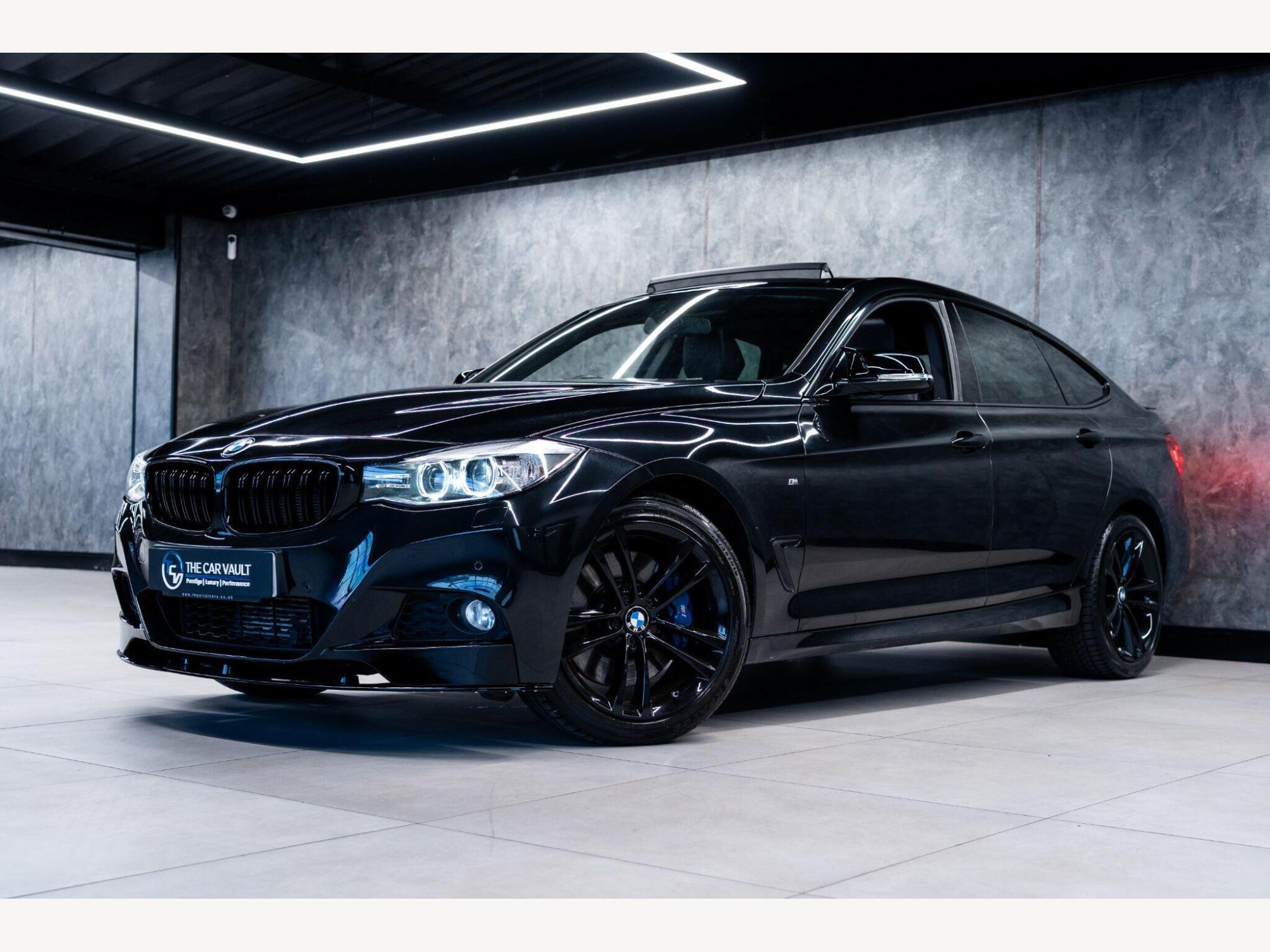 2016 BMW 3 Series Gran Turismo image 4