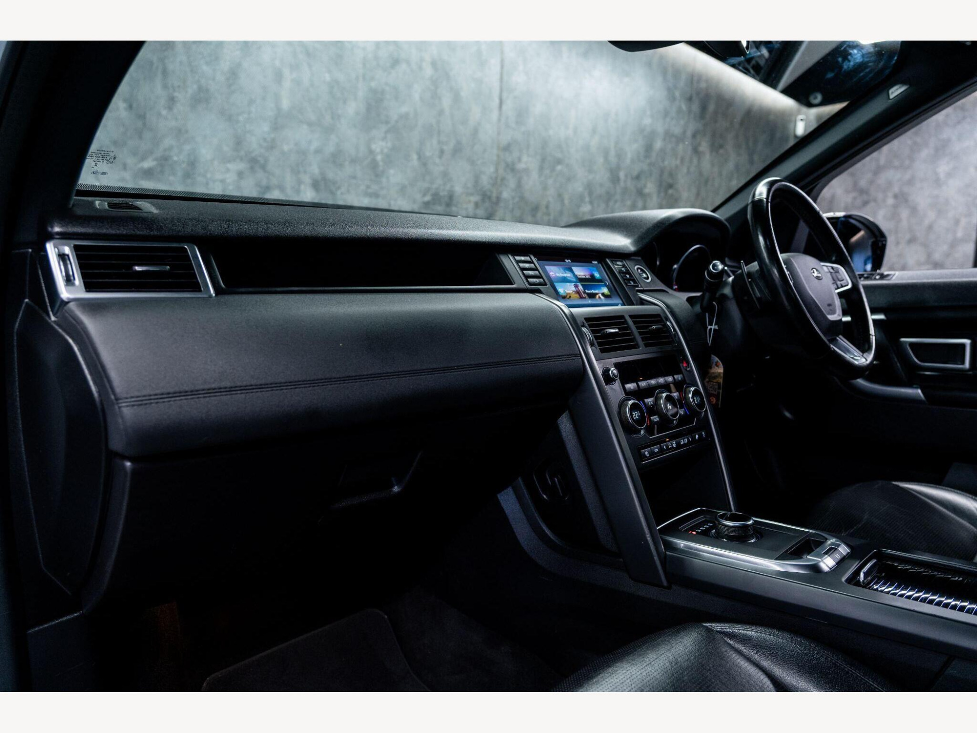 2019 Land Rover Discovery Sport image 37