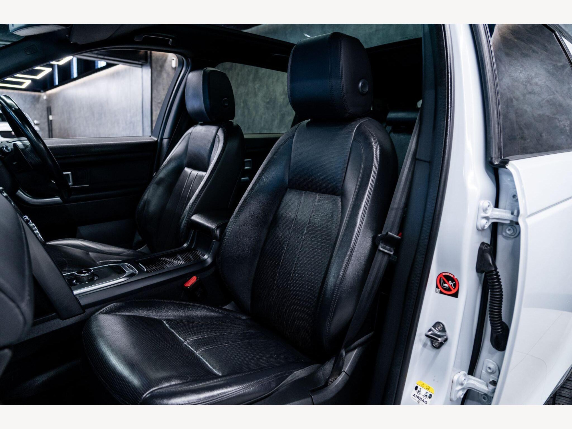 2019 Land Rover Discovery Sport image 42